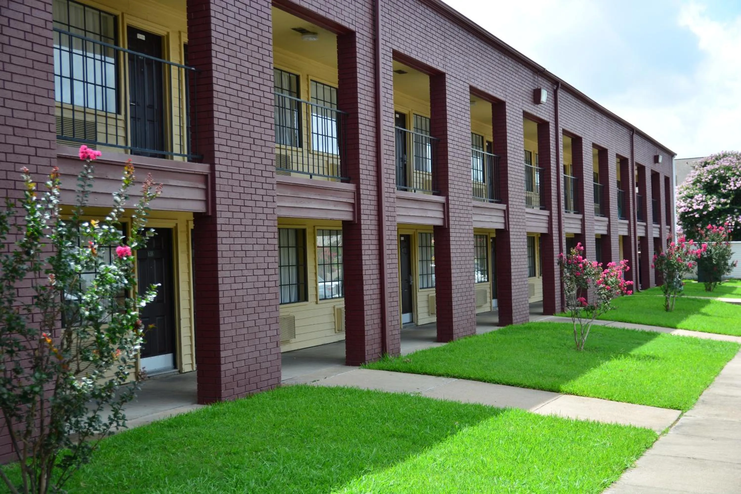 Property building in Days Inn by Wyndham College Station University Drive