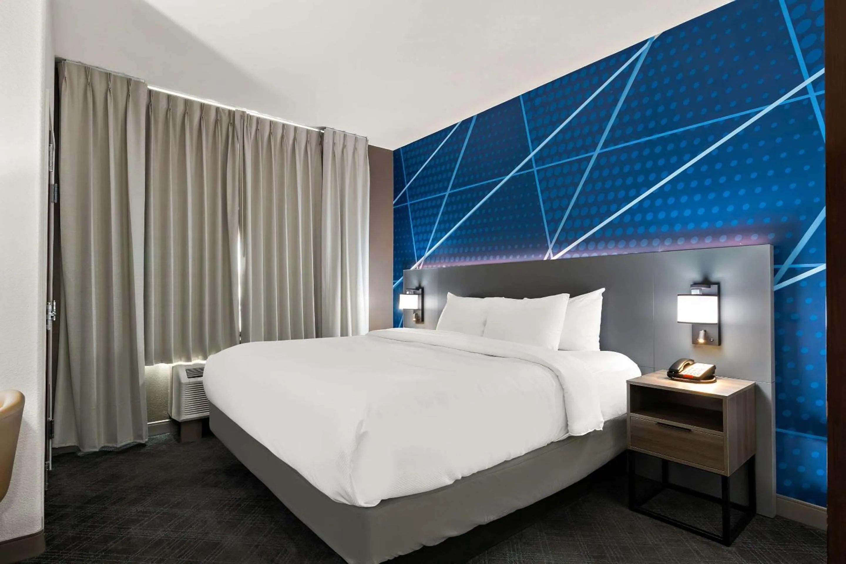 Bedroom, Bed in Comfort Suites Bastrop