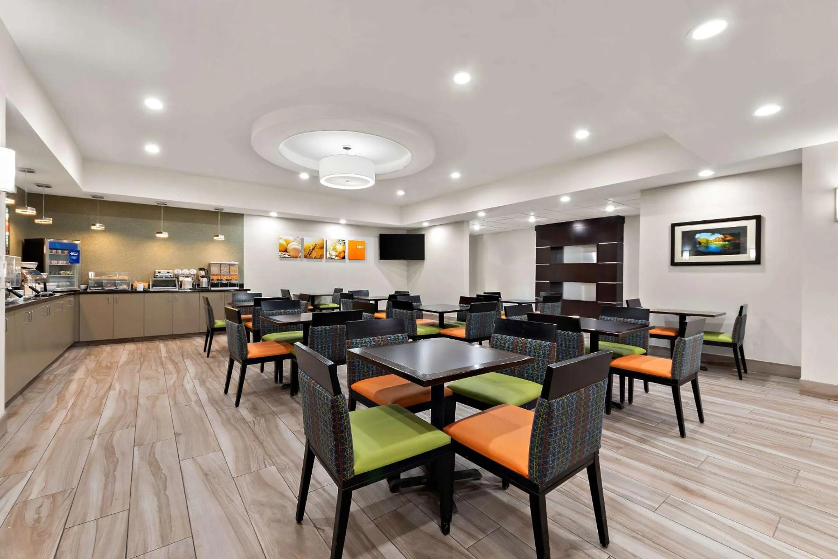 Breakfast in Comfort Suites Bastrop