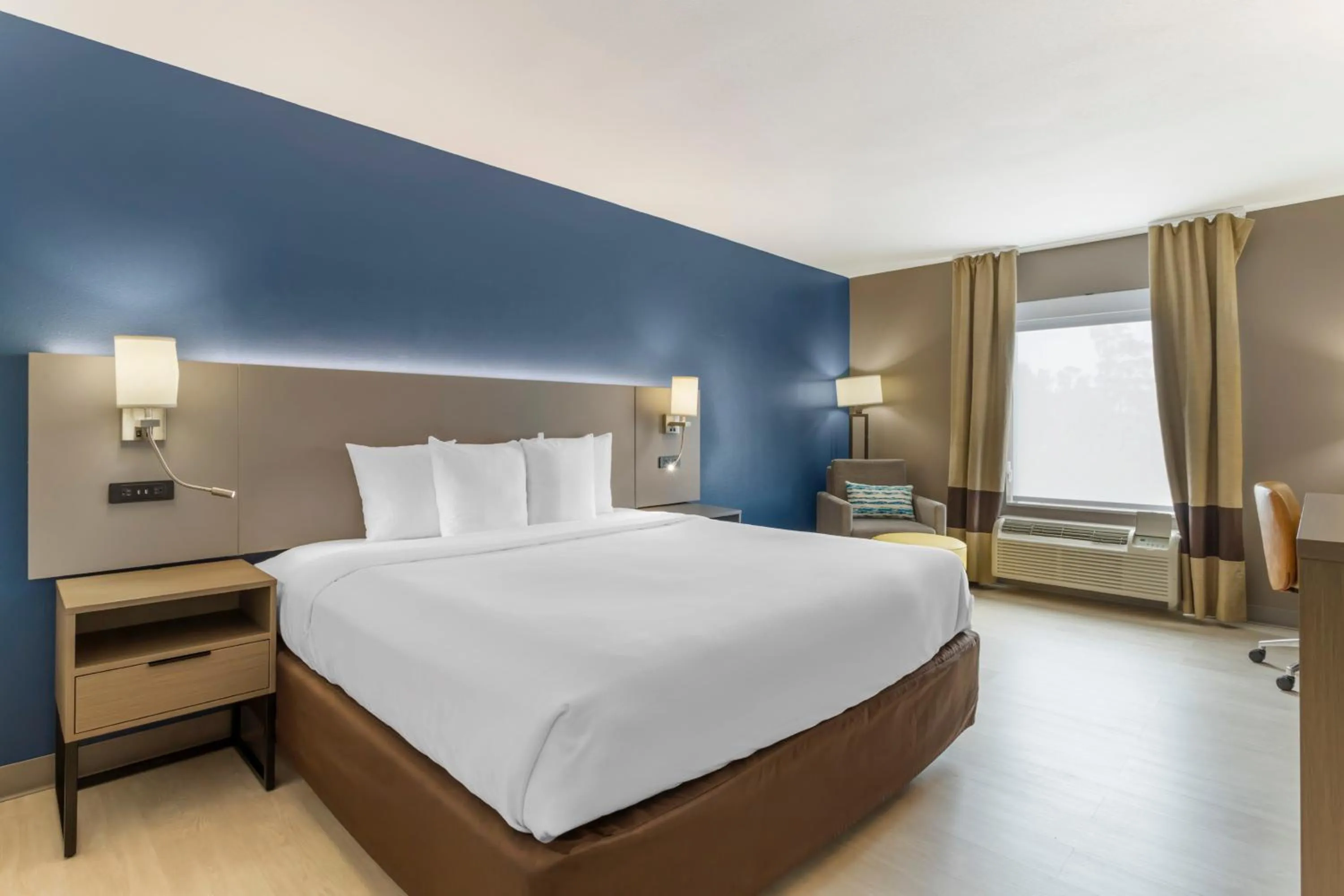 Bed in Comfort Inn & Suites Houston FM1960 - Champions