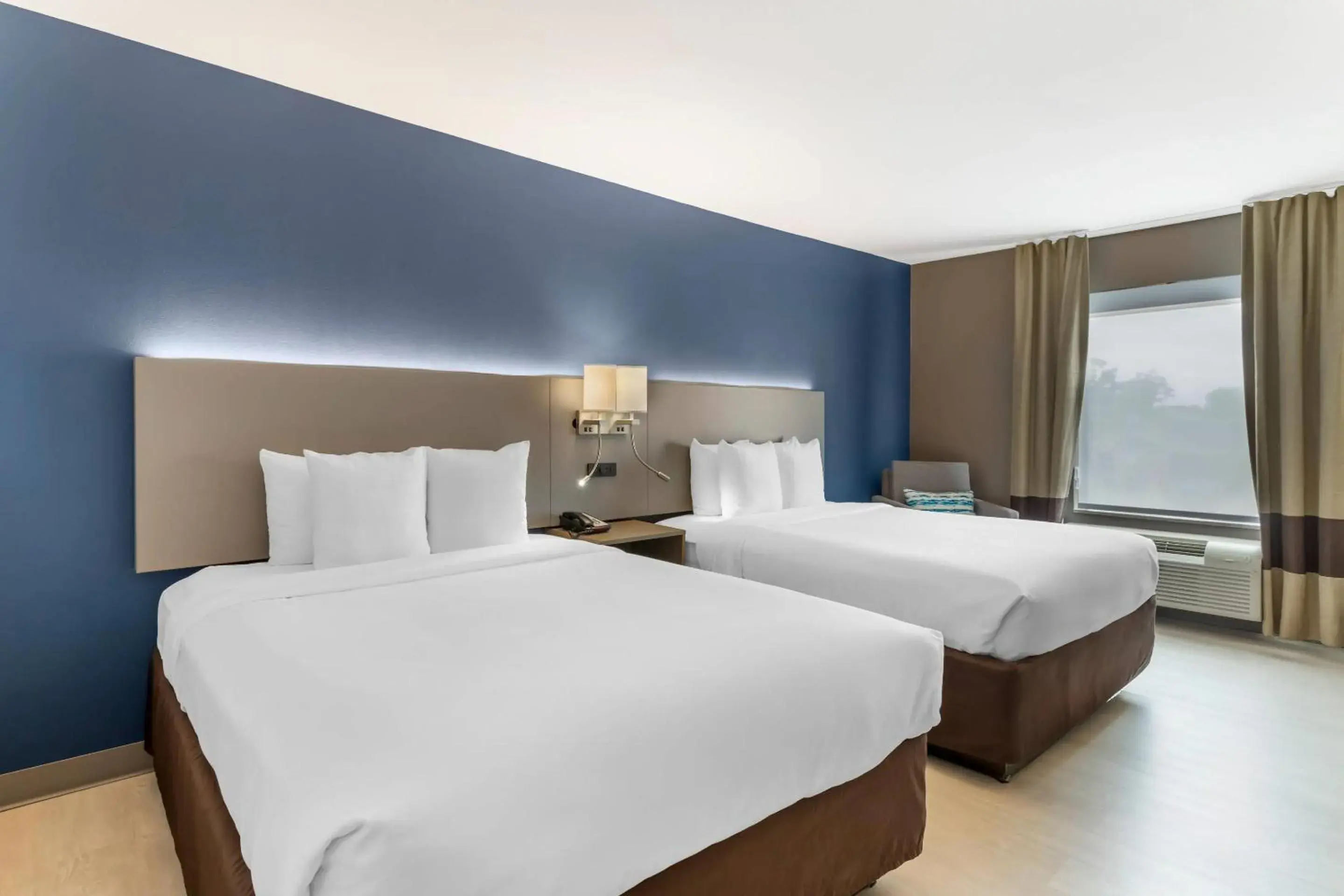 Queen Room with Two Queen Beds - Non-Smoking in Comfort Inn & Suites Houston FM1960 - Champions Queen Room with Two Queen Beds - Non-Smoking in Comfort Inn & Suites Houston FM1960 - Champions