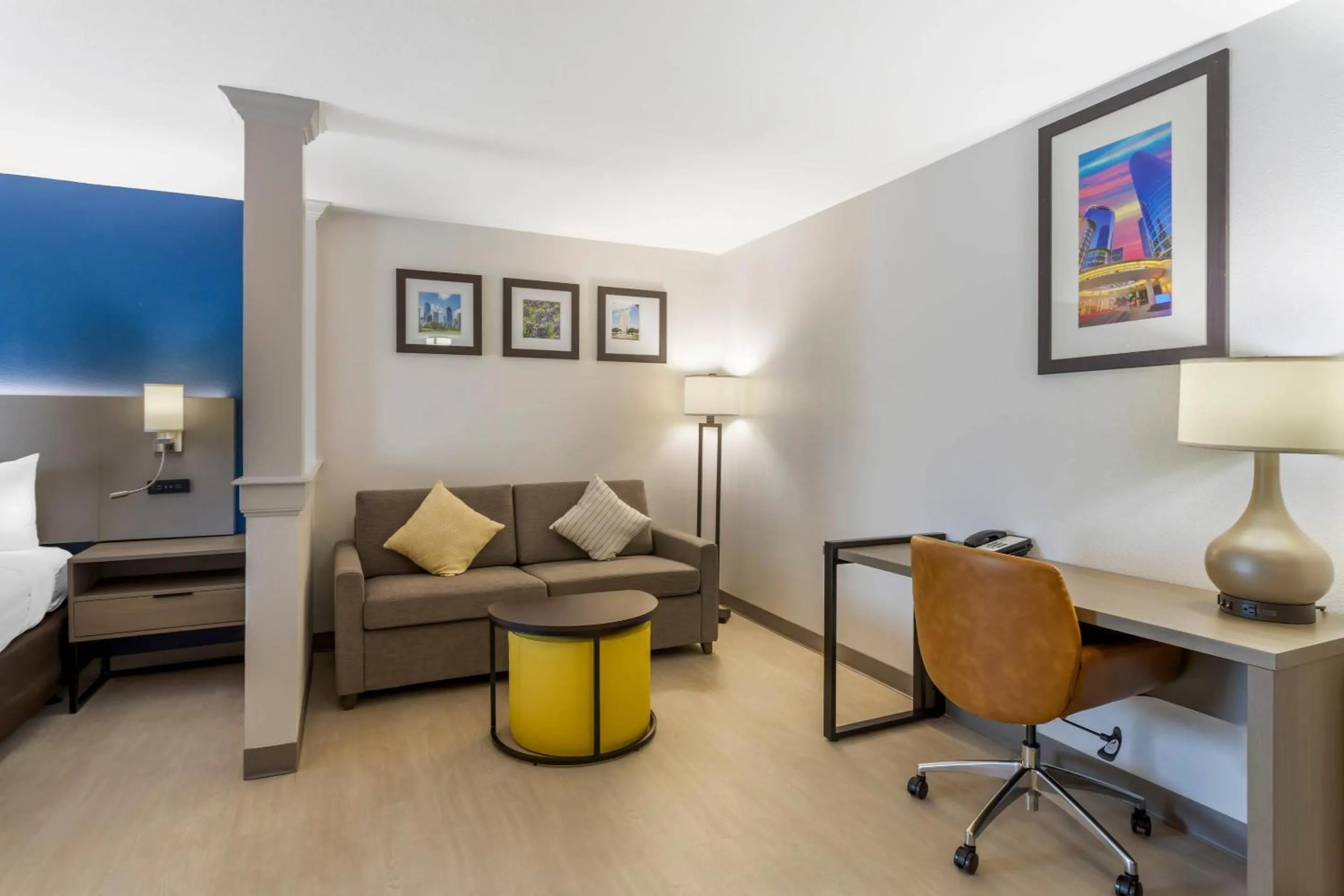 Bedroom in Comfort Inn & Suites Houston FM1960 - Champions