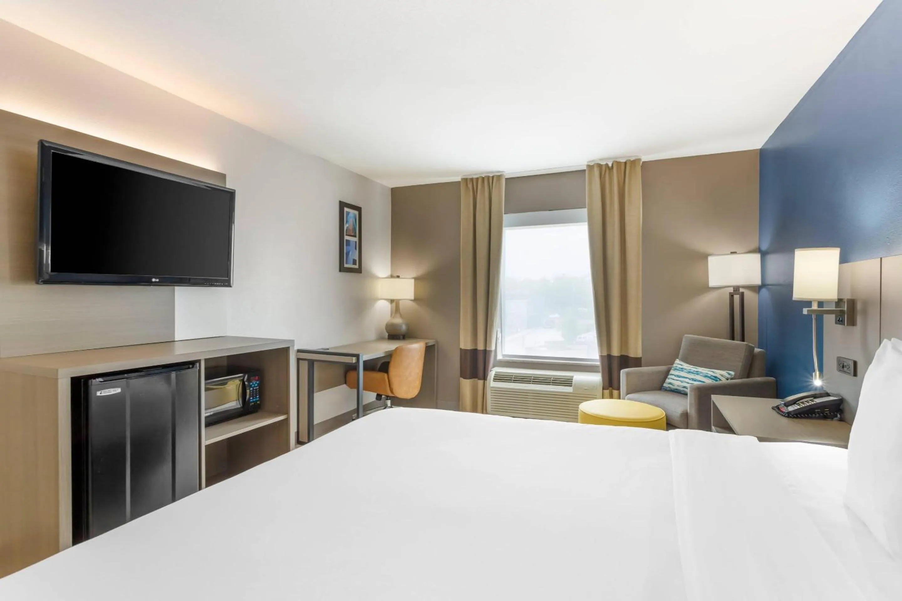 Bedroom, Bed in Comfort Inn & Suites Houston FM1960 - Champions