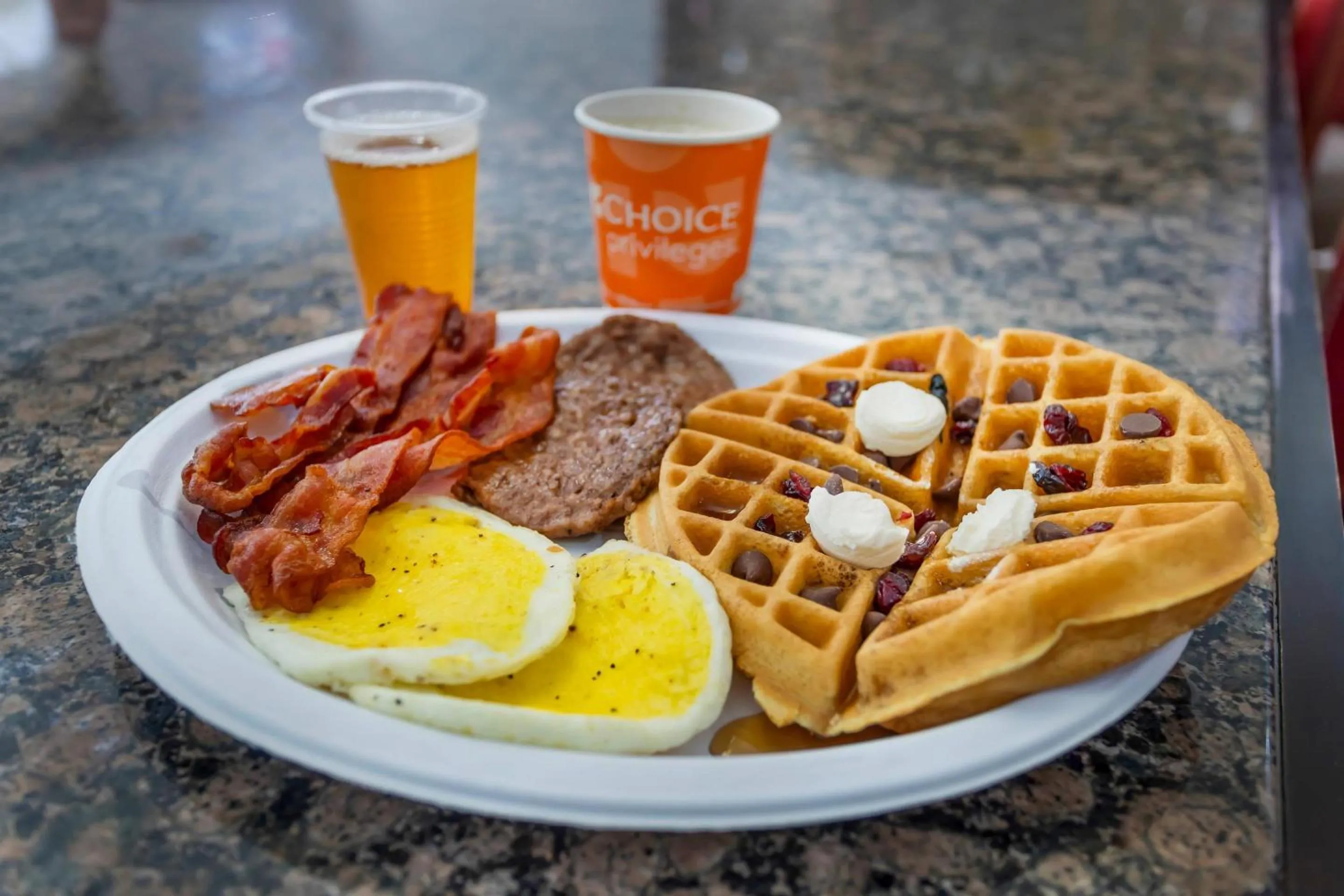 Breakfast in Comfort Inn & Suites Houston FM1960 - Champions