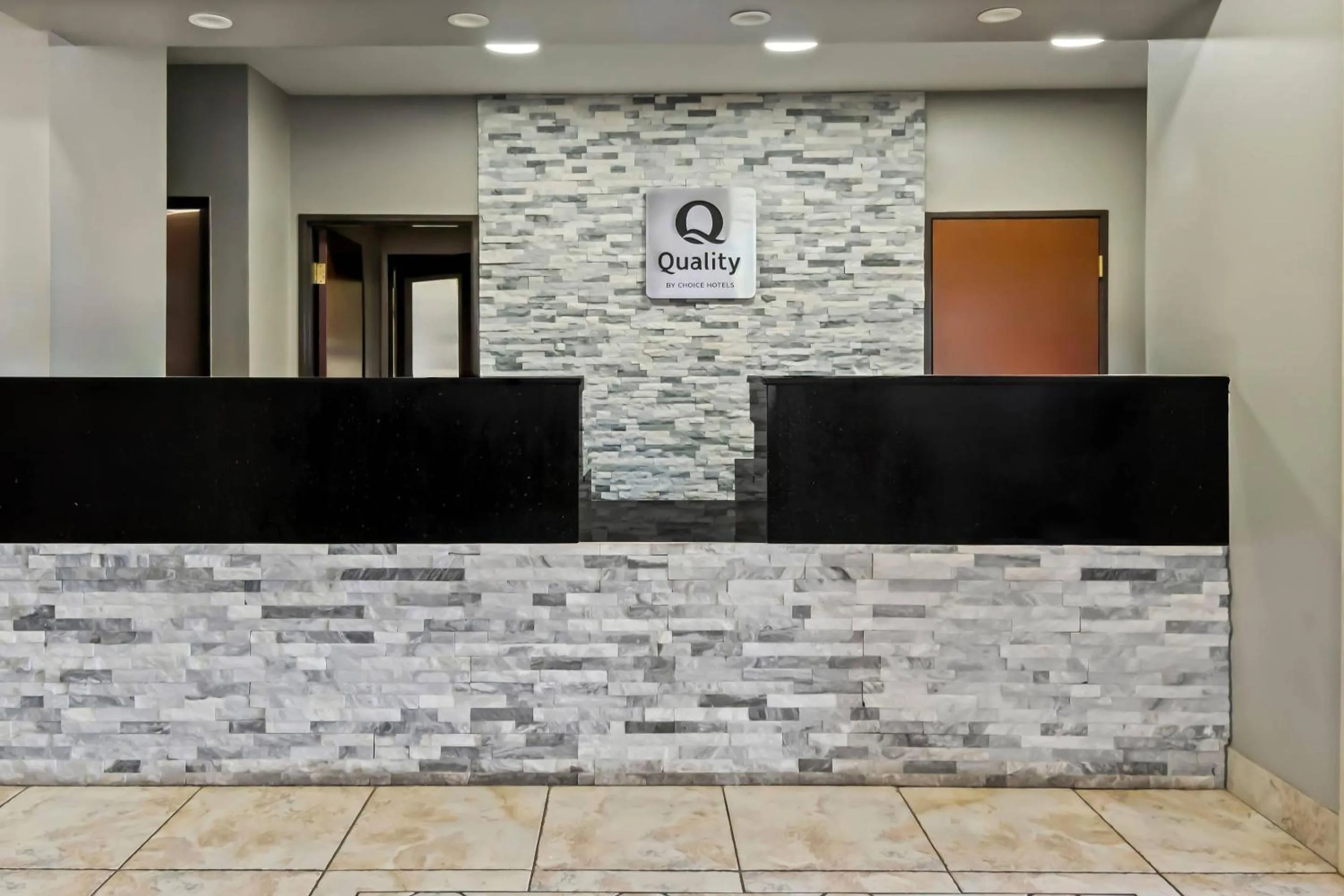 Lobby or reception in Quality Inn & Suites - Granbury