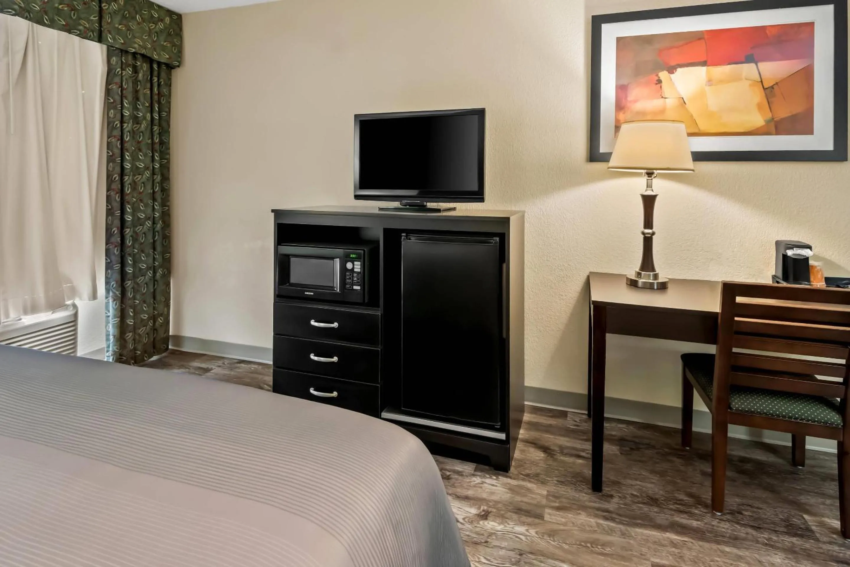 Bedroom, Bed in Quality Inn & Suites - Granbury