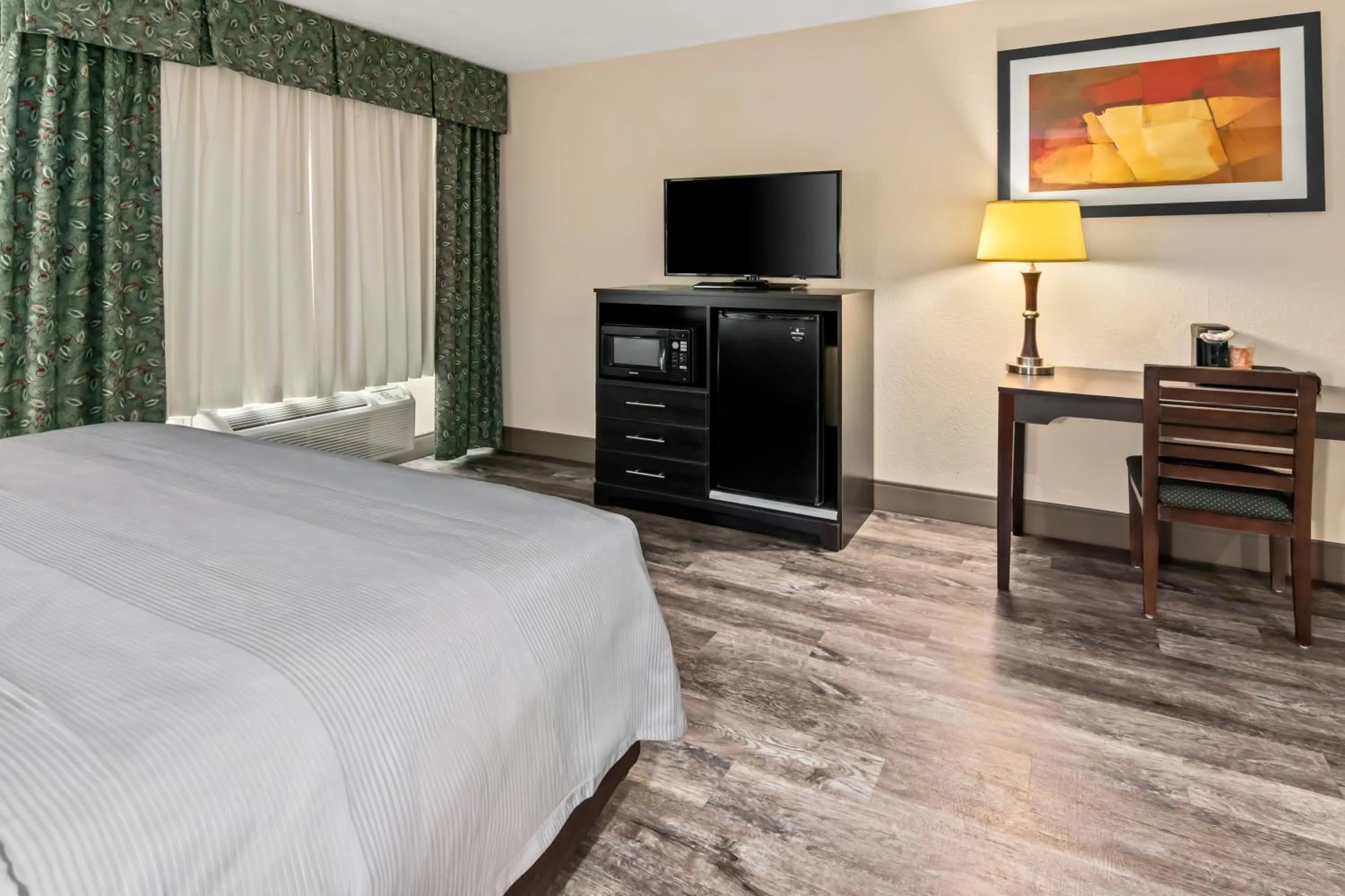 Bedroom, Bed in Quality Inn & Suites - Granbury