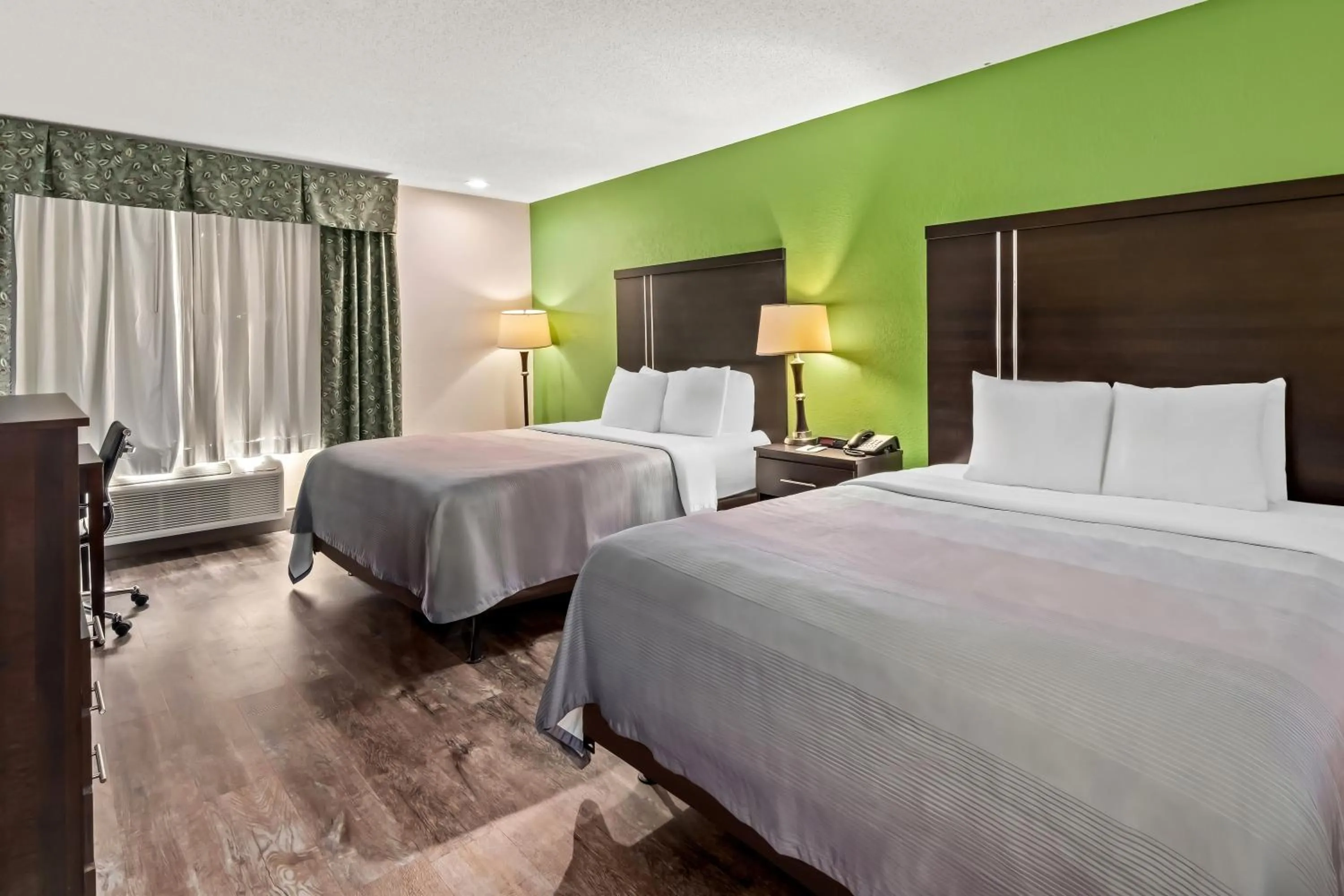 Bedroom, Bed in Quality Inn & Suites - Granbury