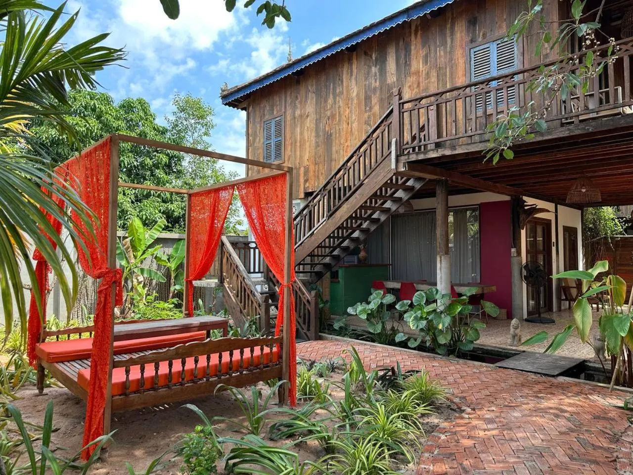 Garden view in Dontrei Villa Angkor