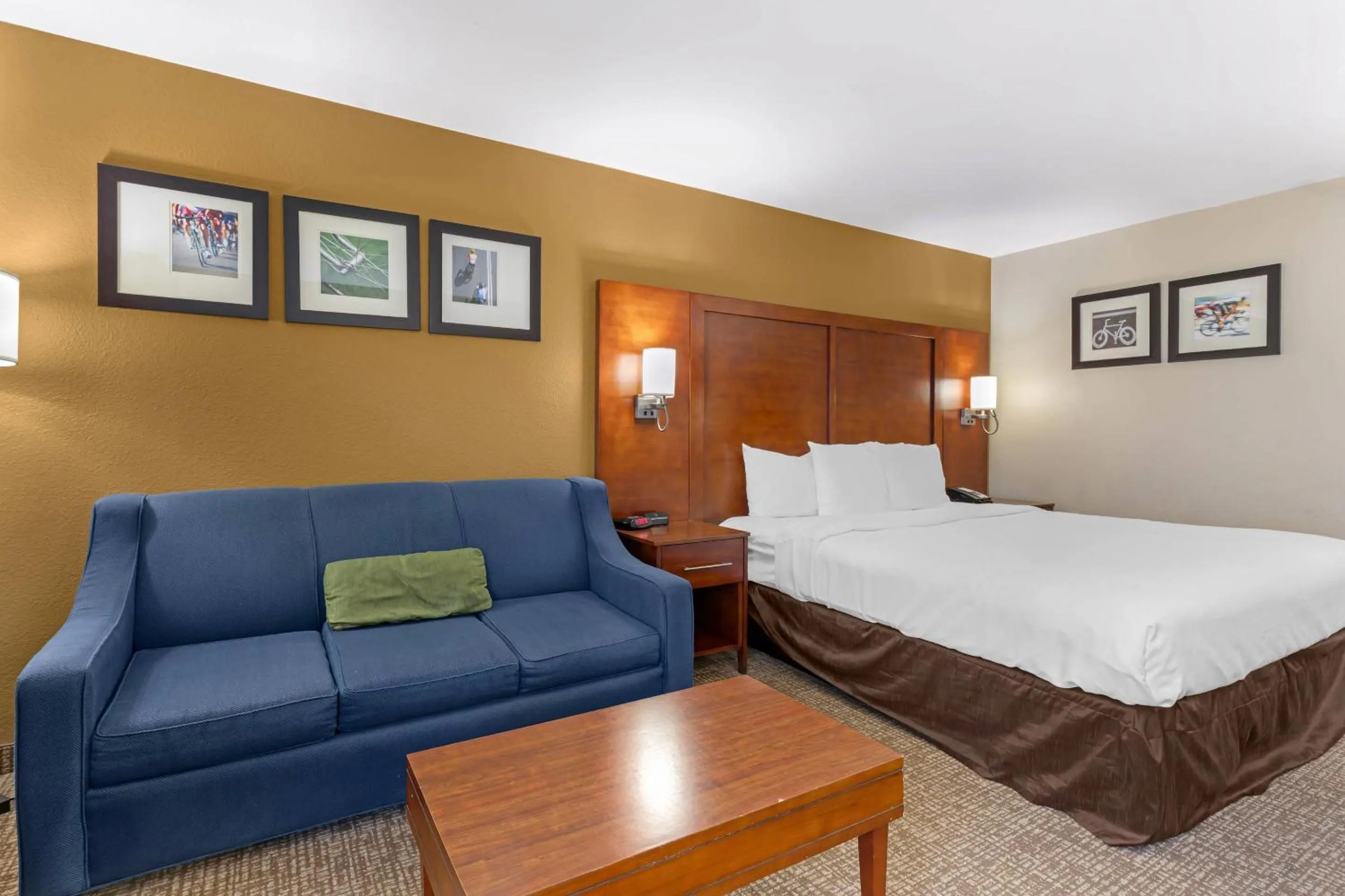 Bedroom, Bed in Comfort Inn Wichita Falls North