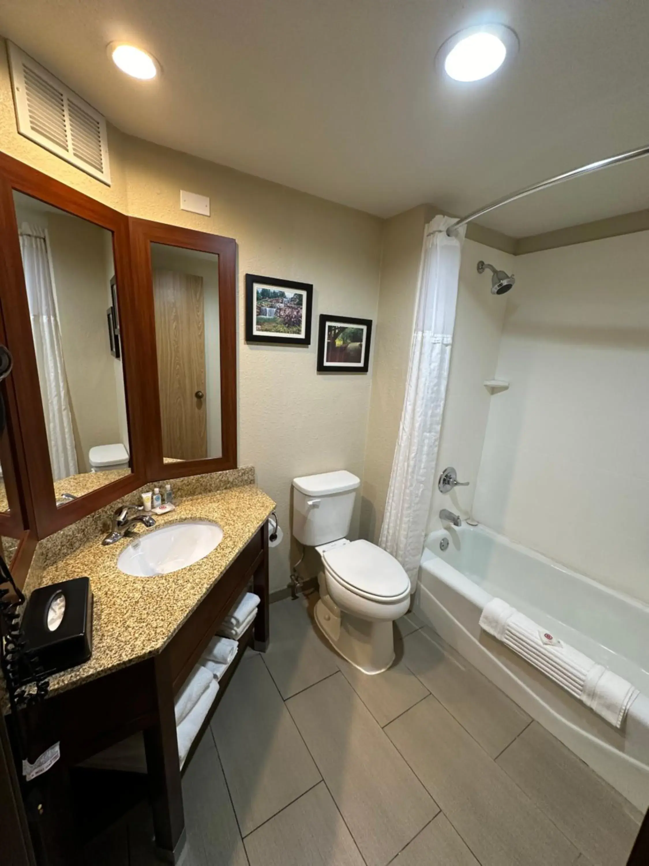 Deluxe King Room - Non-Smoking in Comfort Inn Wichita Falls North Deluxe King Room - Non-Smoking in Comfort Inn Wichita Falls North