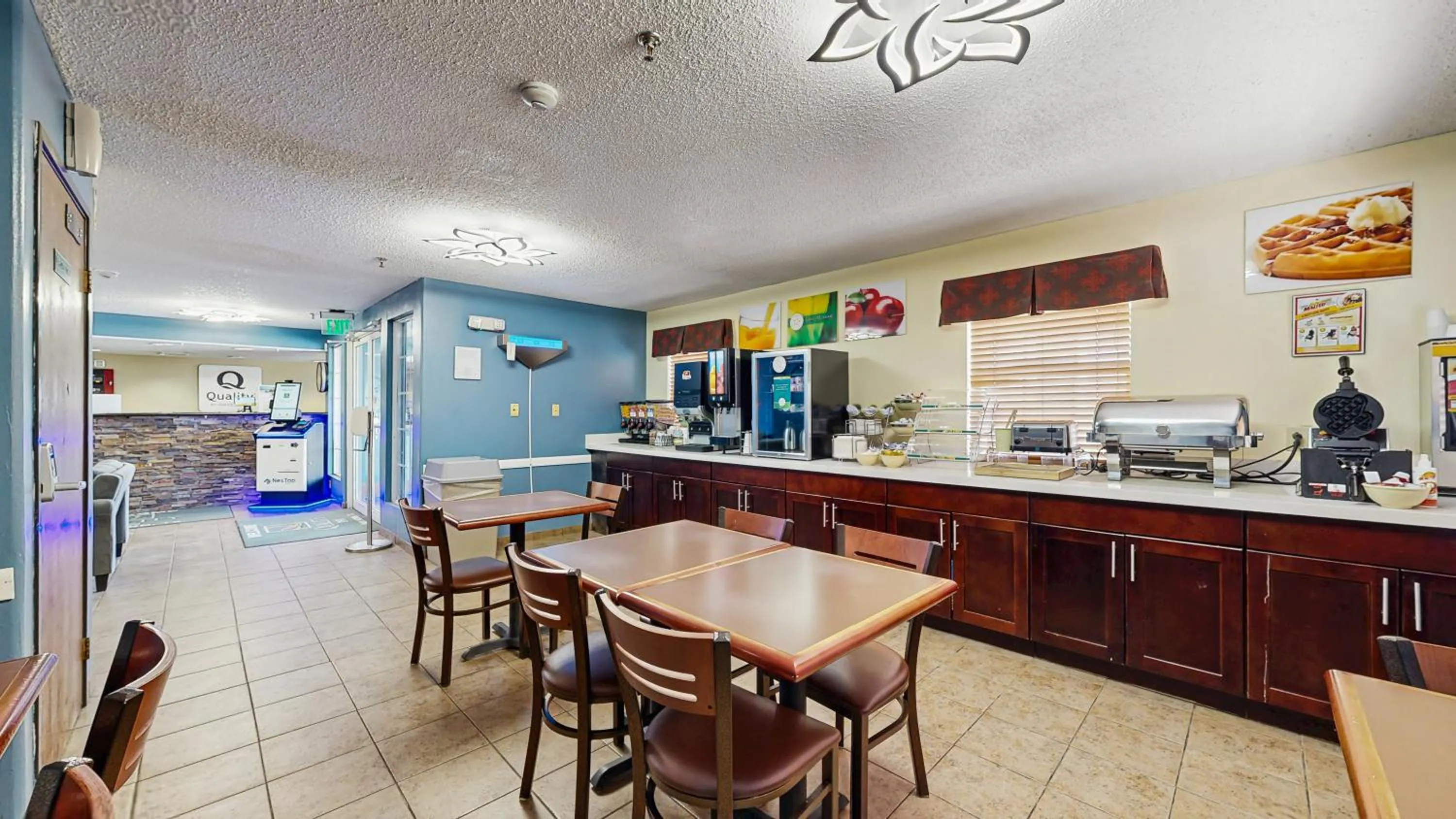 Breakfast in Quality Inn Van Horn