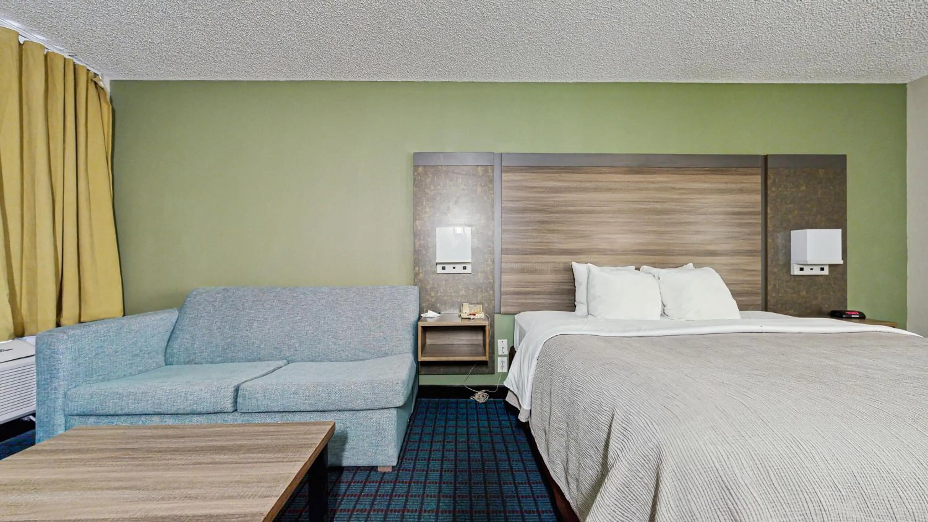 Bed in Quality Inn Van Horn