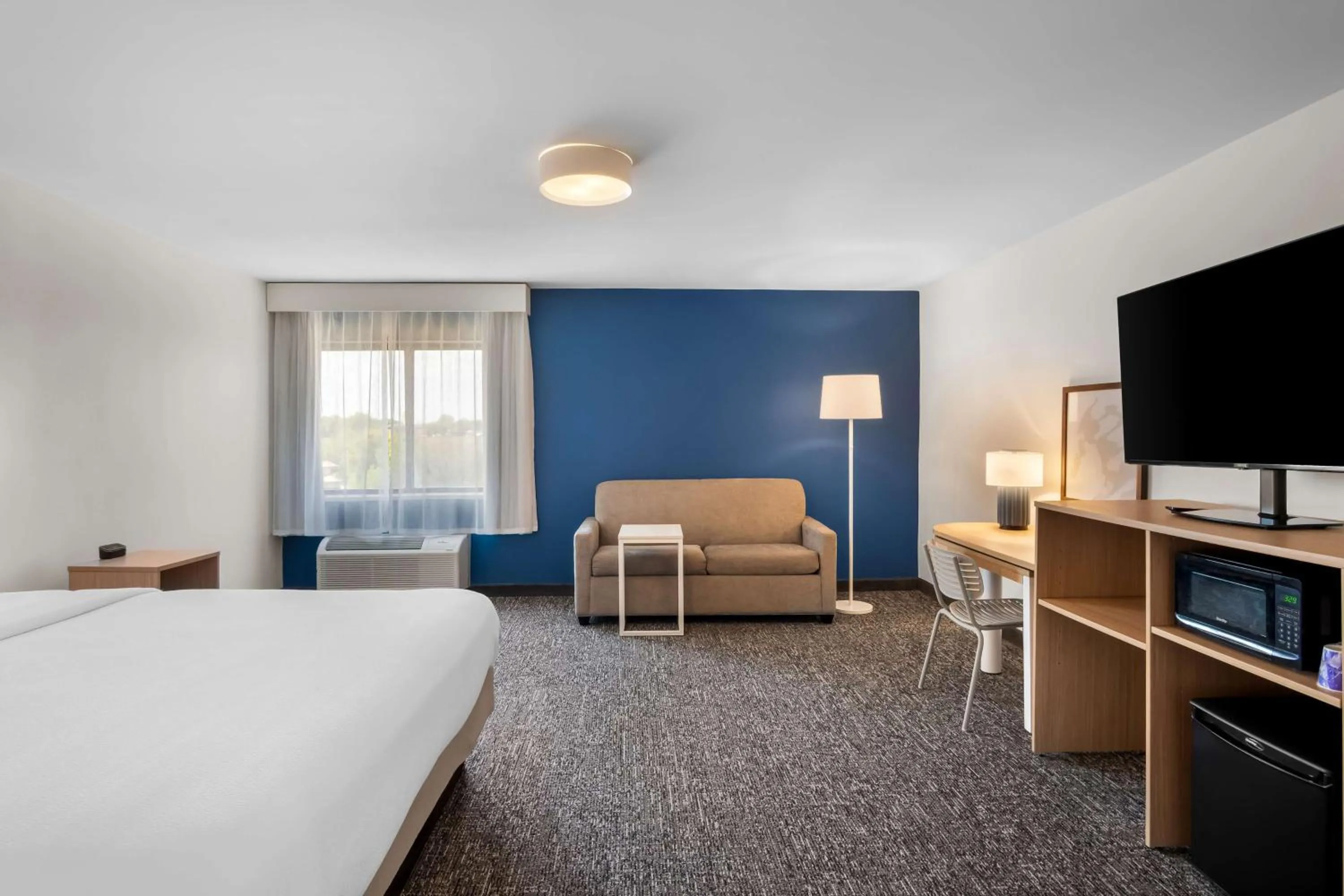 Bedroom, Bed in Spark By Hilton Grapevine DFW North