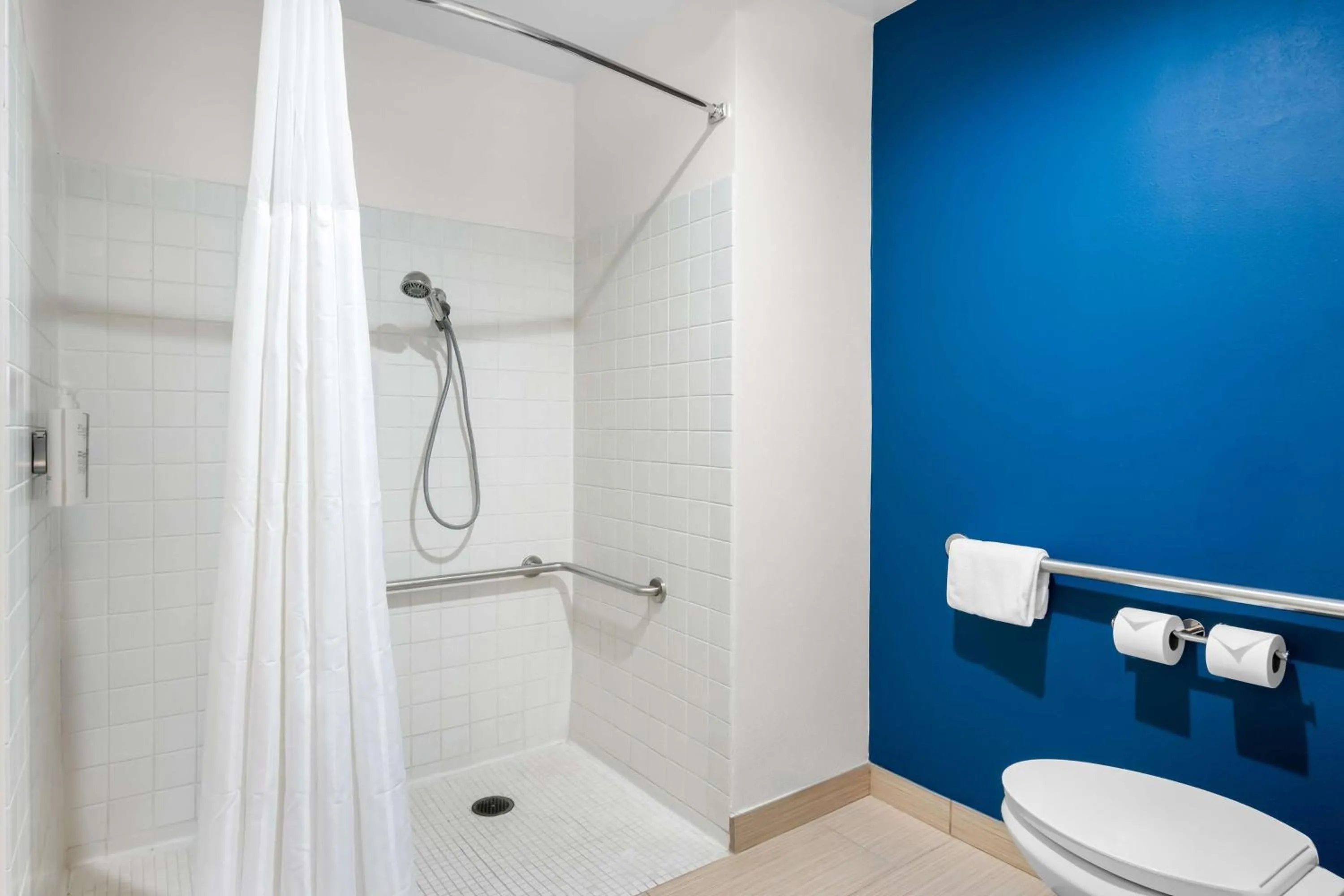 Bathroom in Spark By Hilton Grapevine DFW North