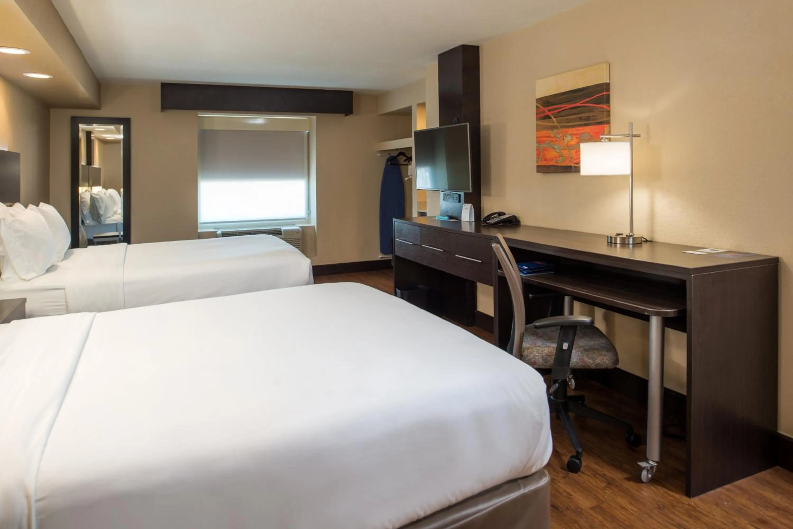 Photo of the whole room, Bed in Holiday Inn Express & Suites San Antonio Medical - Six Flags by IHG