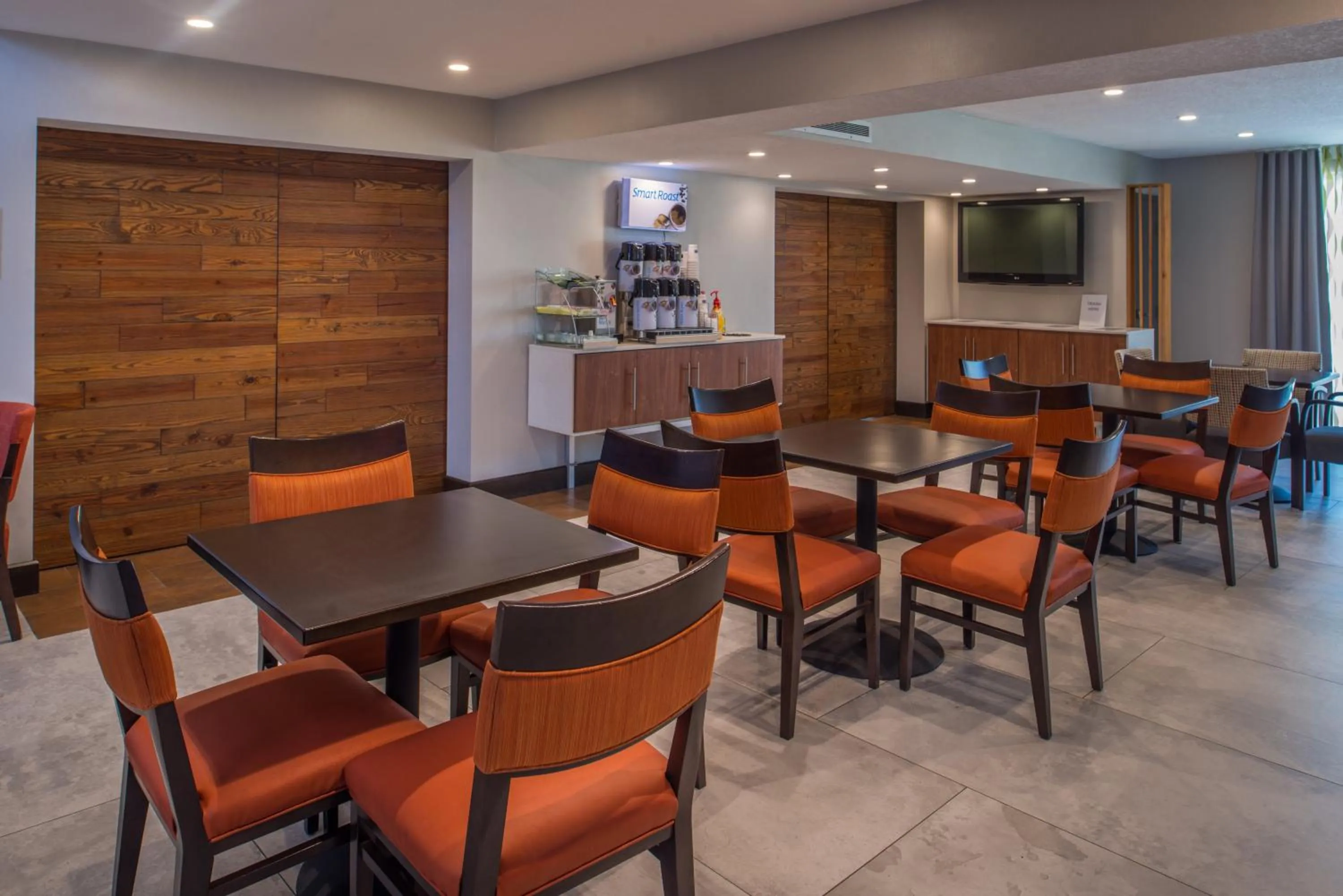 Breakfast in Holiday Inn Express & Suites San Antonio Medical - Six Flags by IHG