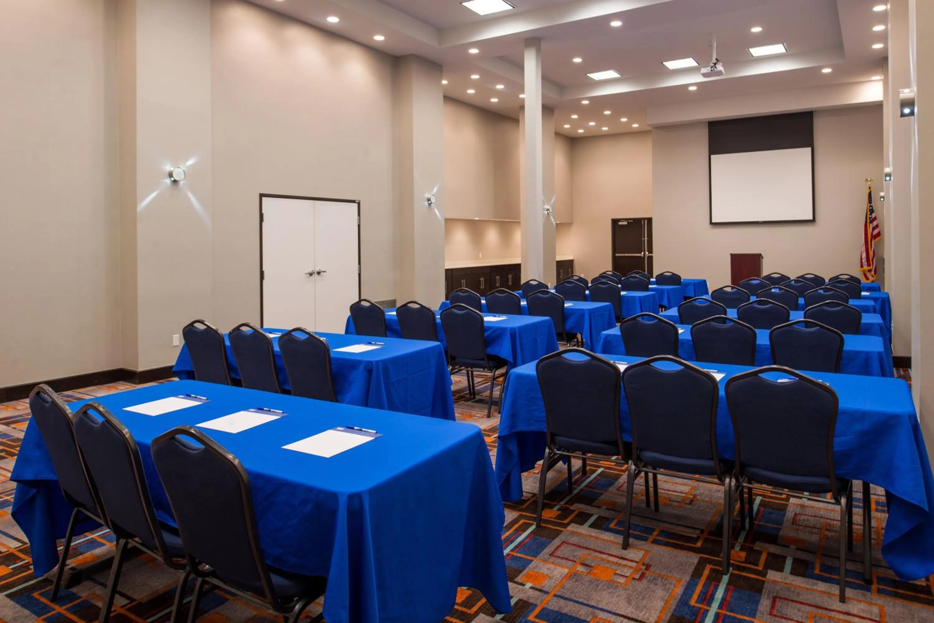 Meeting/conference room in Holiday Inn Express & Suites San Antonio Medical - Six Flags by IHG
