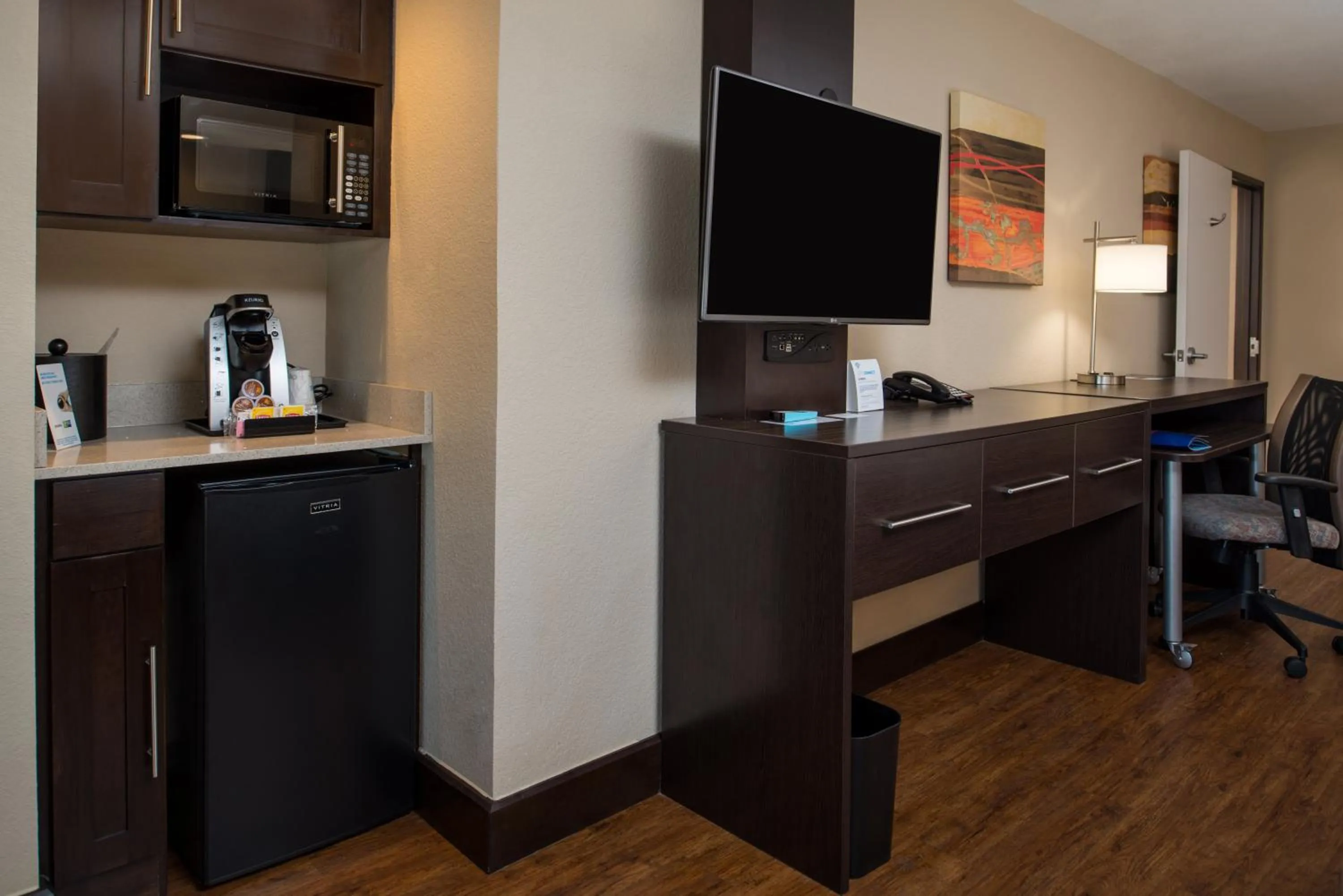 Photo of the whole room in Holiday Inn Express & Suites San Antonio Medical - Six Flags by IHG