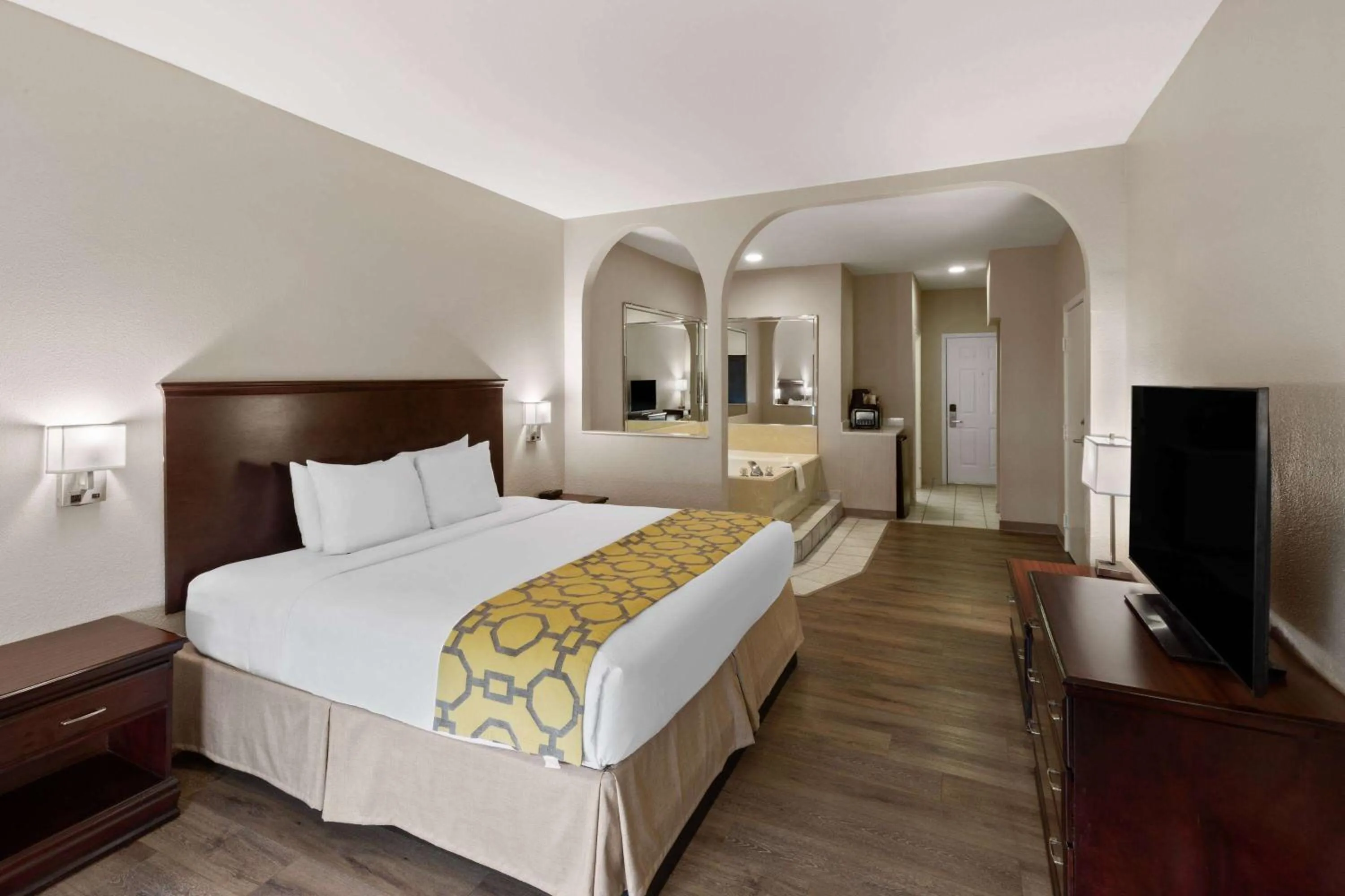 Bed in Baymont by Wyndham Houston Brookhollow