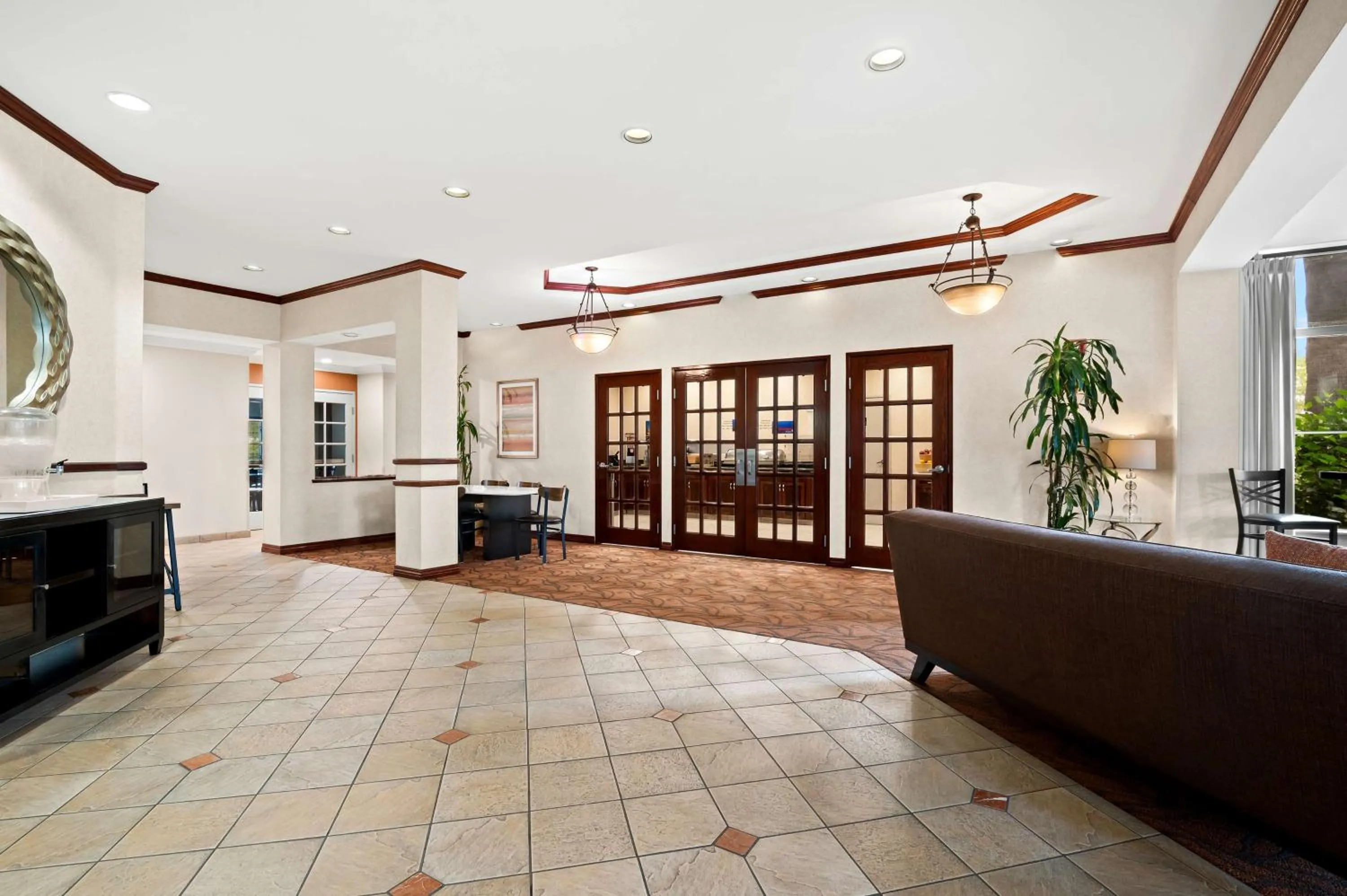 Lobby or reception in Best Western Ontario Mills Mall