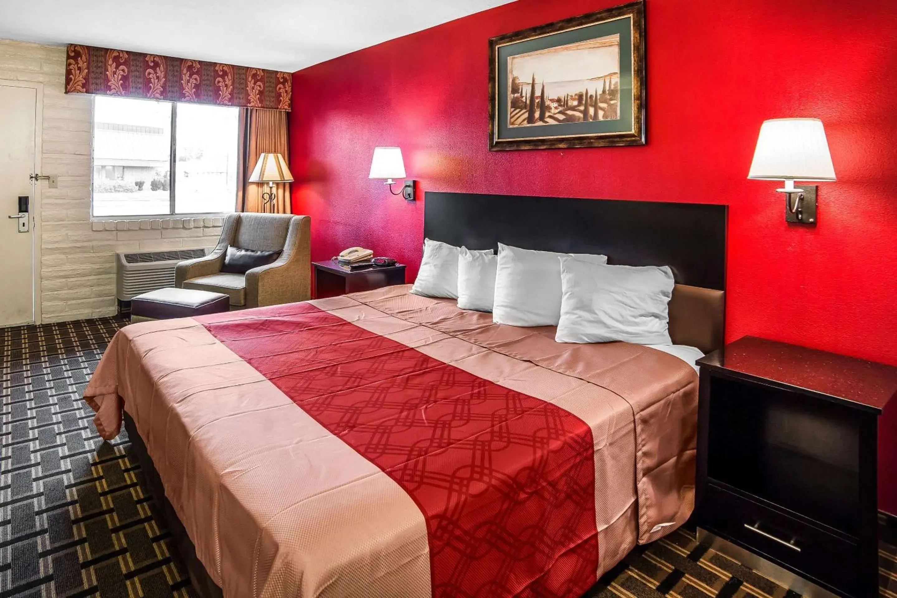 King Room - Non-Smoking in Econo Lodge Downtown King Room - Non-Smoking in Econo Lodge Downtown