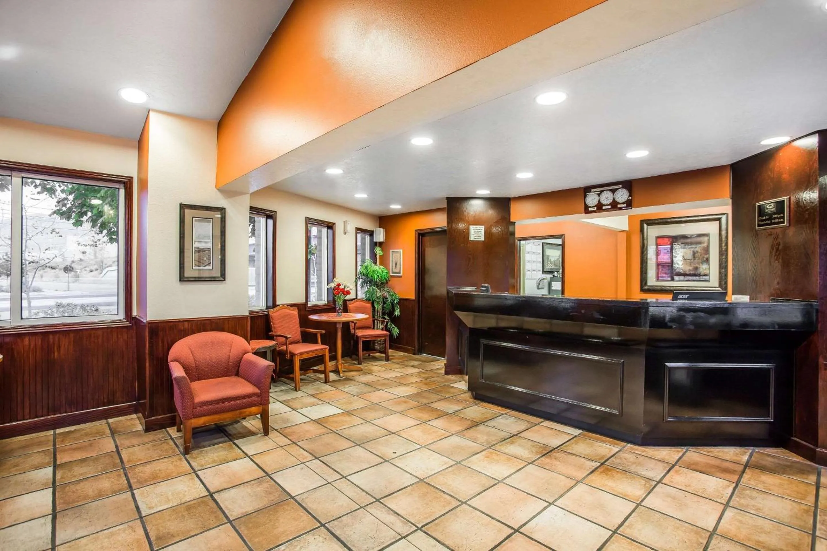 Lobby or reception in Econo Lodge Downtown