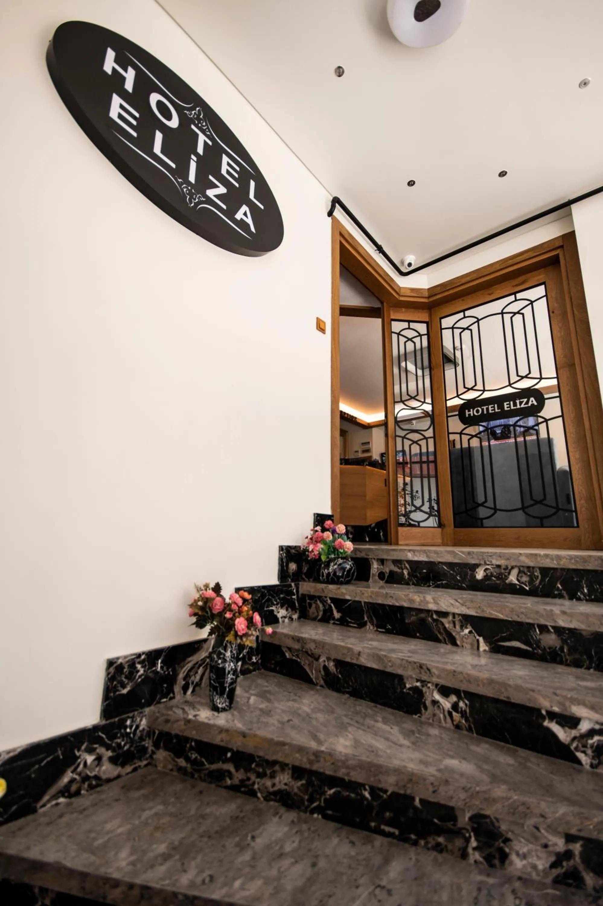 Facade/entrance in Eliza Hotel