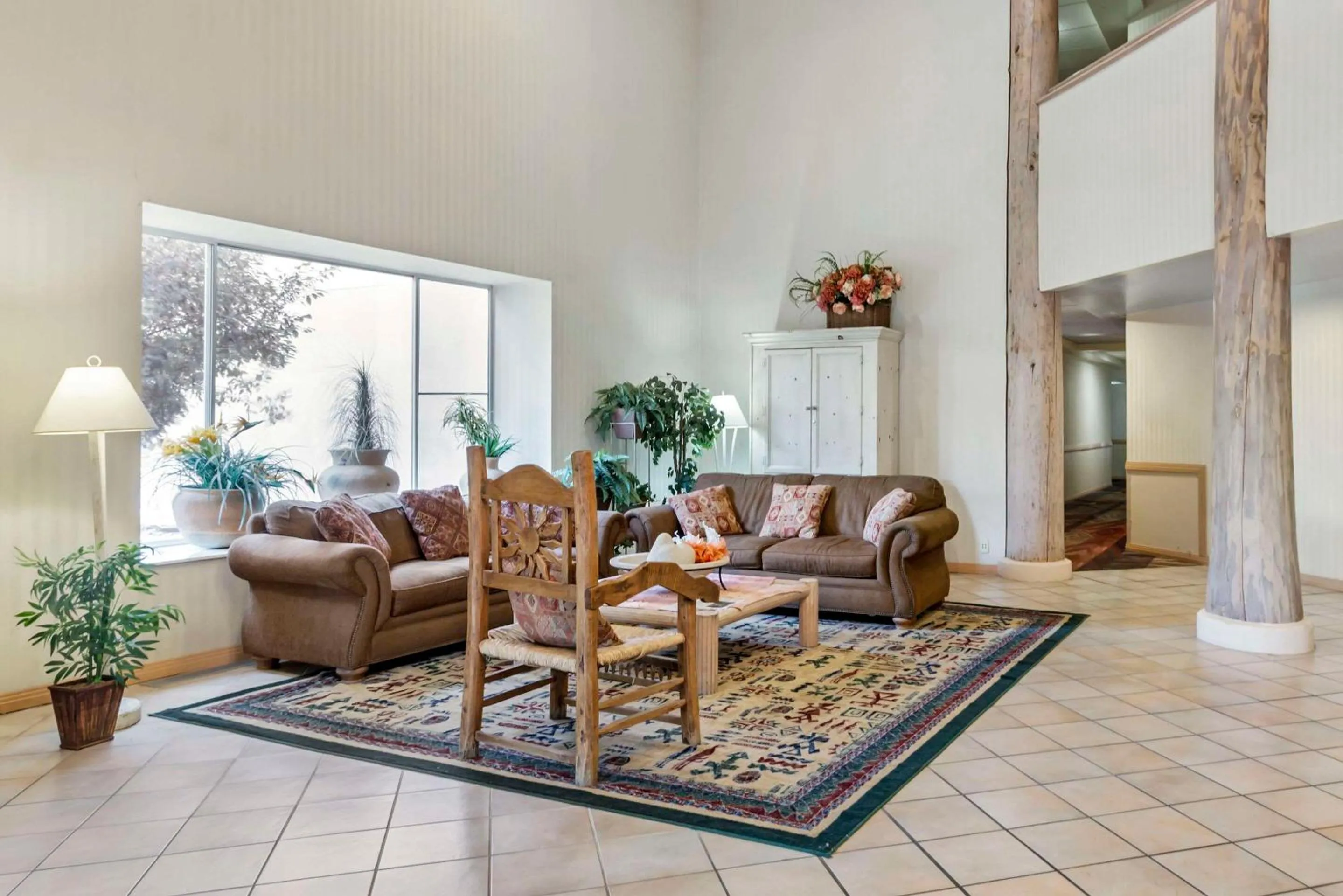 Lobby or reception in Quality Suites Moab near Arches National Park