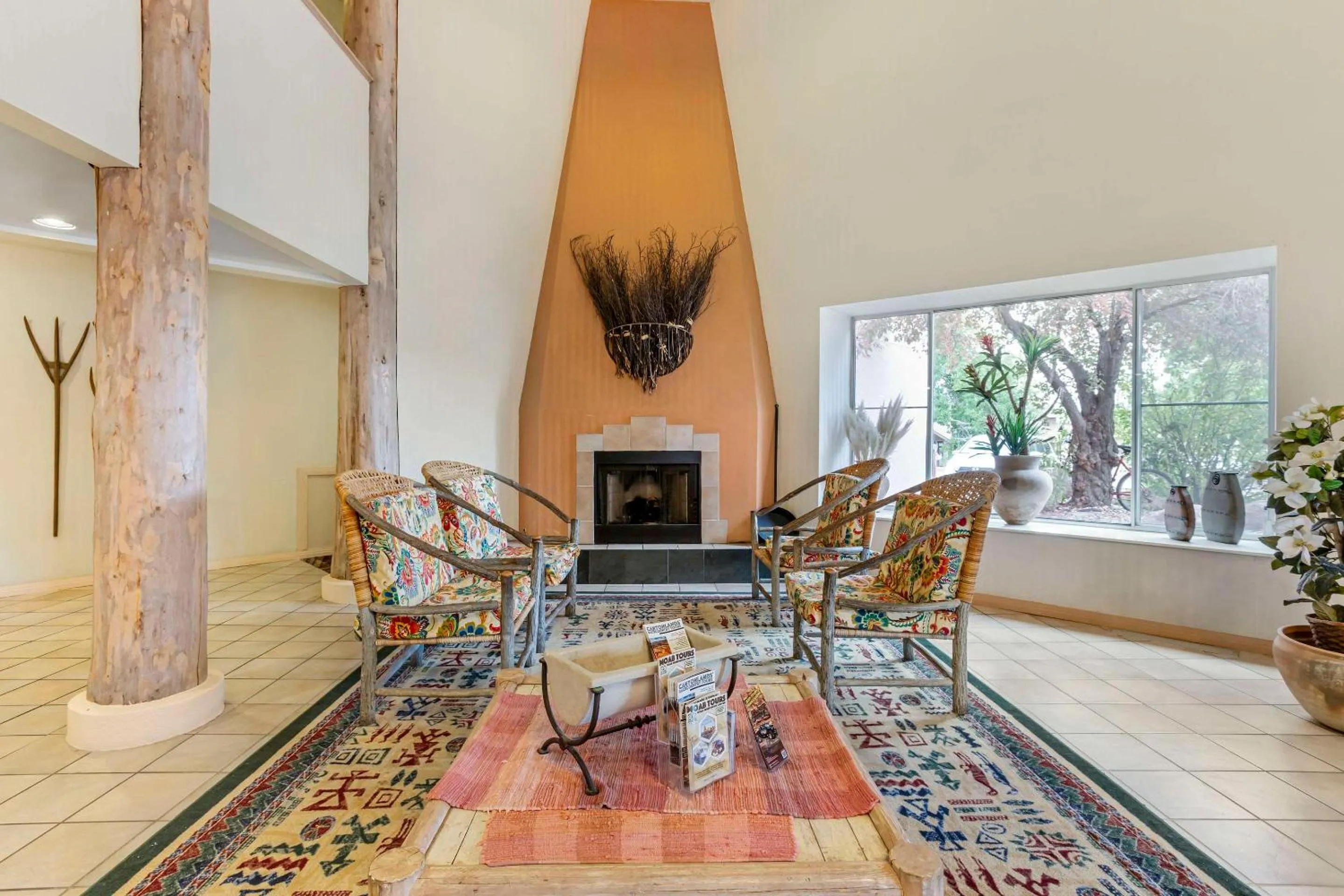 Lobby or reception in Quality Suites Moab near Arches National Park