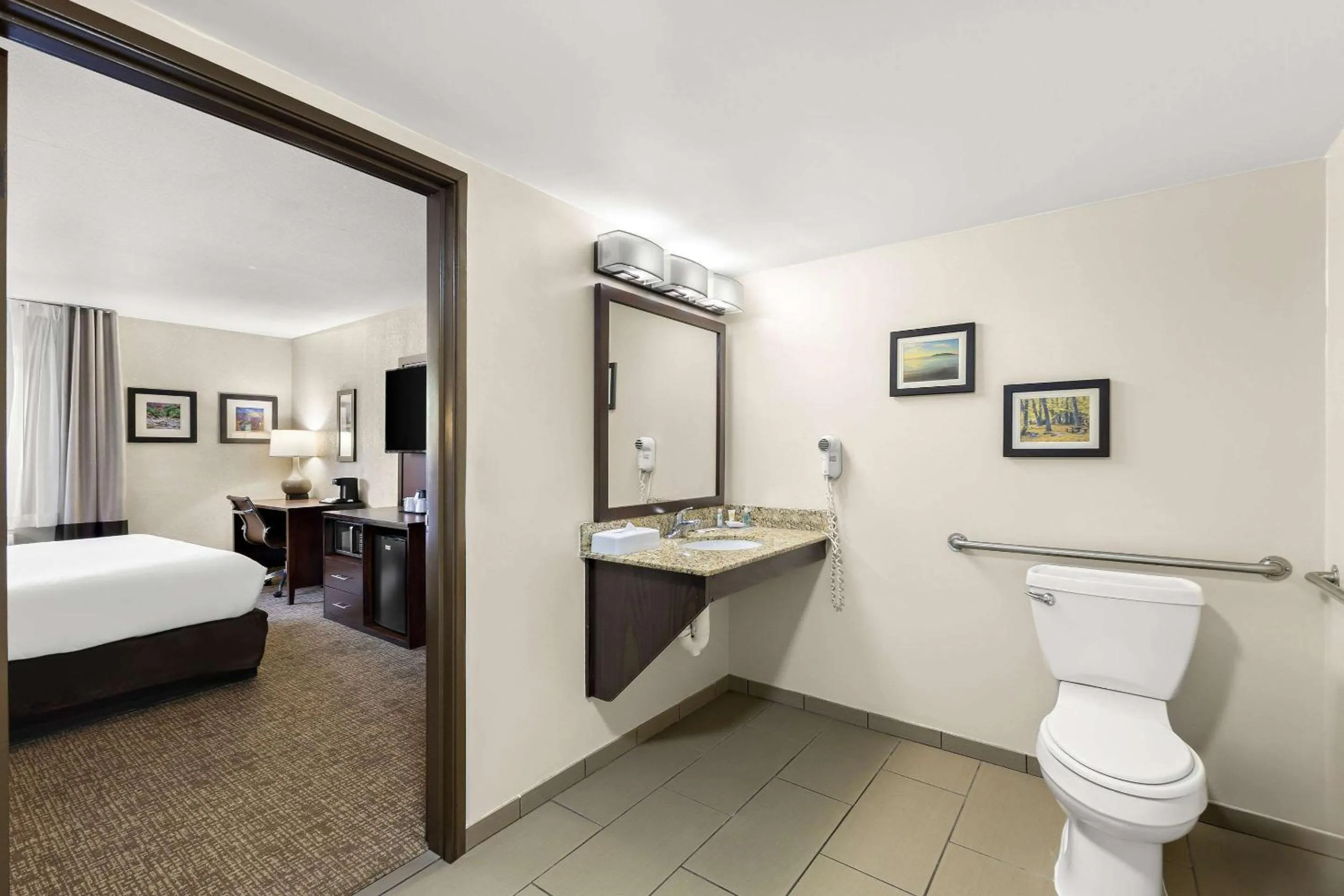 Bedroom, Bed in Comfort Inn Layton - Salt Lake City