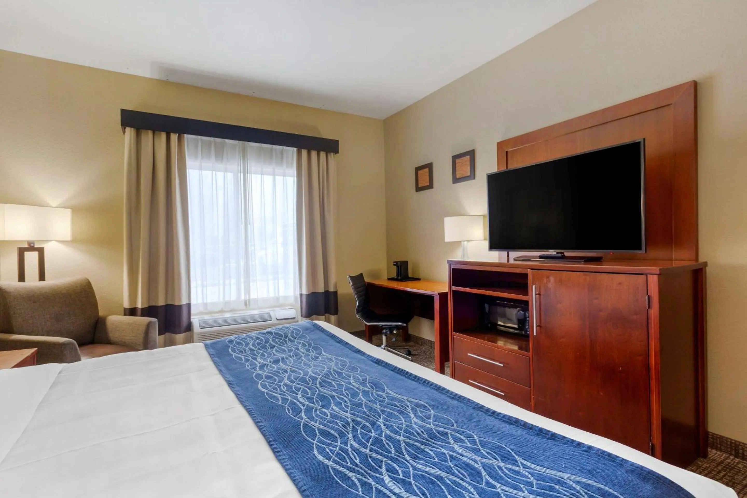 Bedroom, Bed in Comfort Inn & Suites Woods Cross - Salt Lake City North