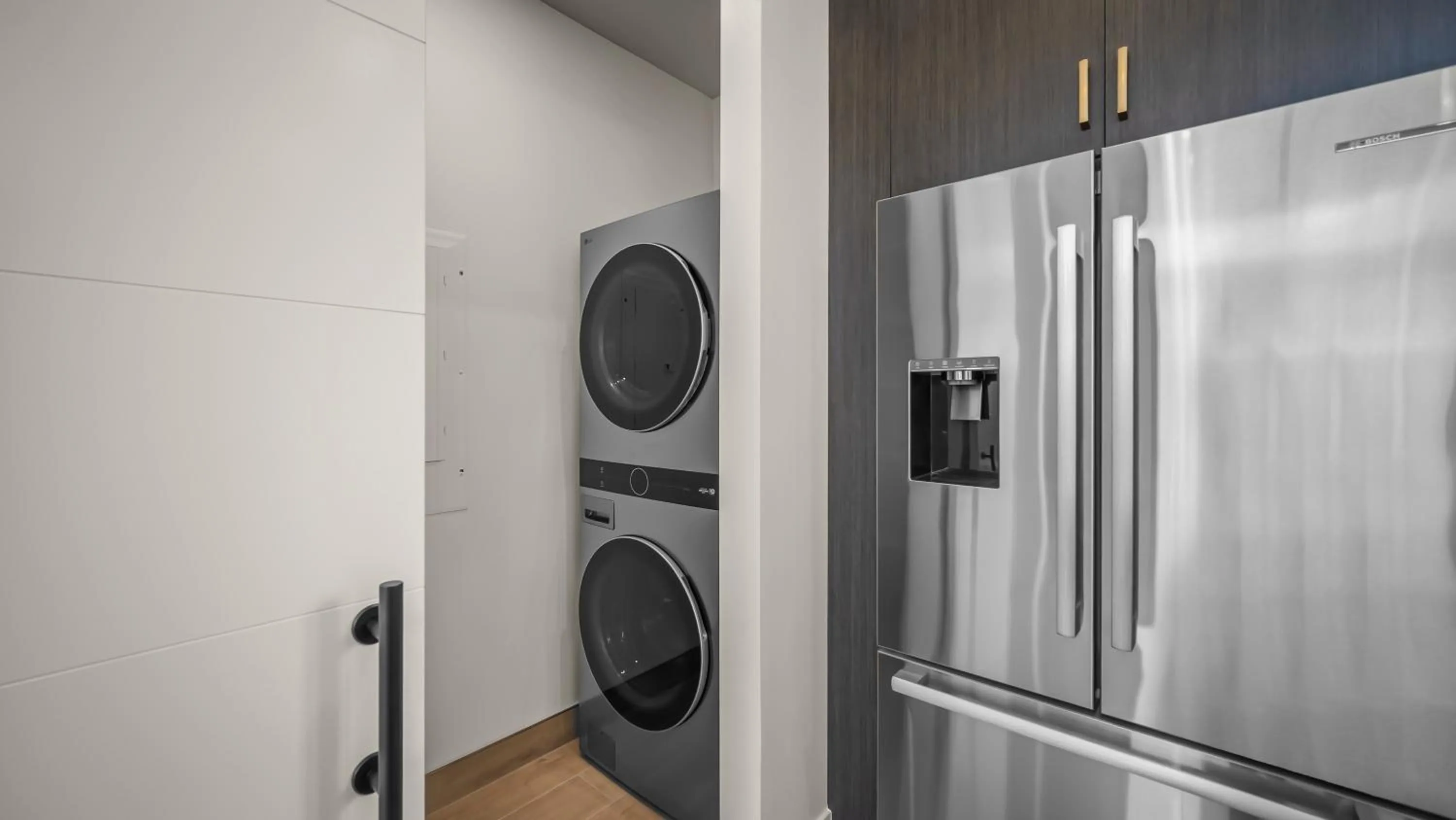 washing machine in Montclair at Zion