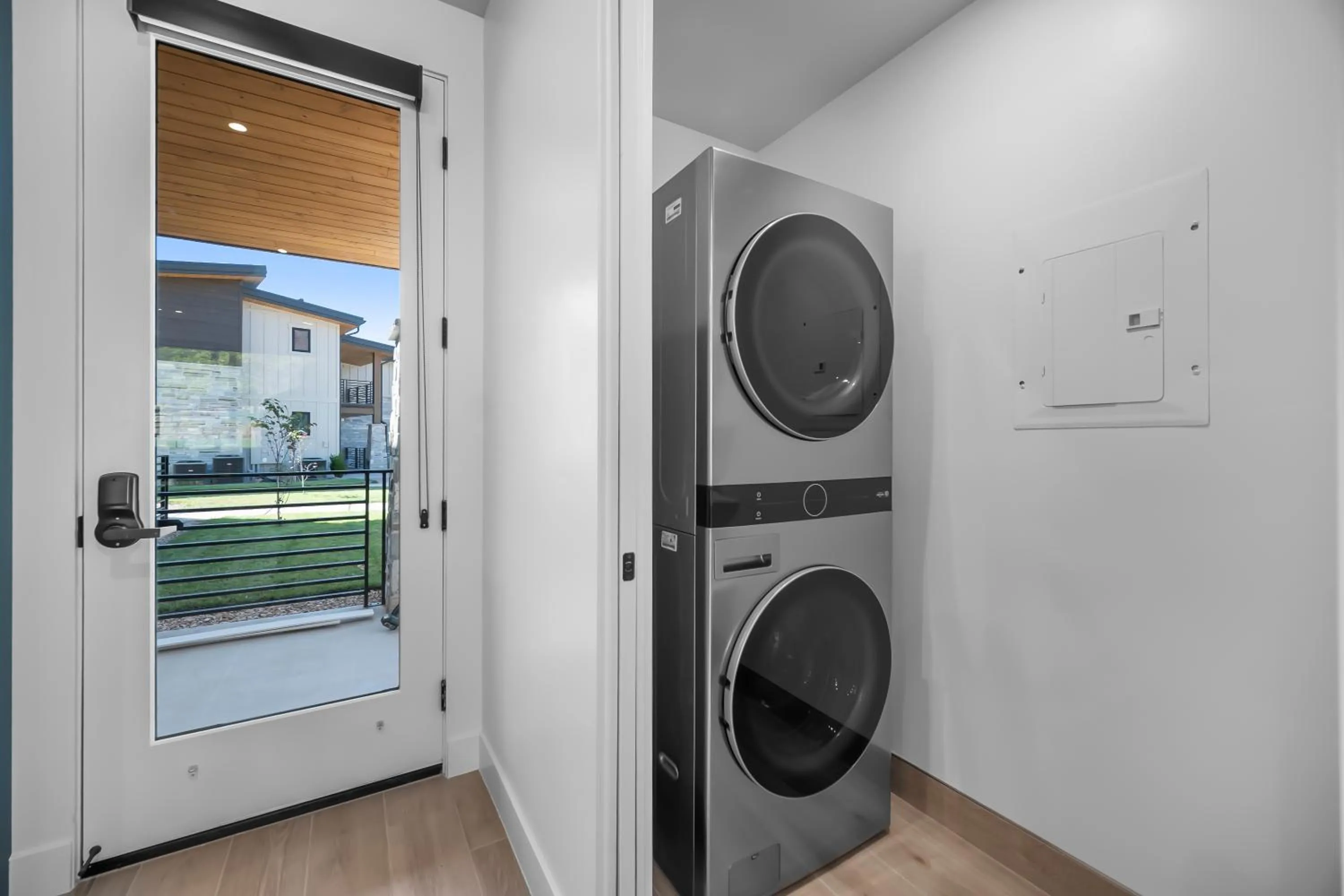 laundry in Montclair at Zion