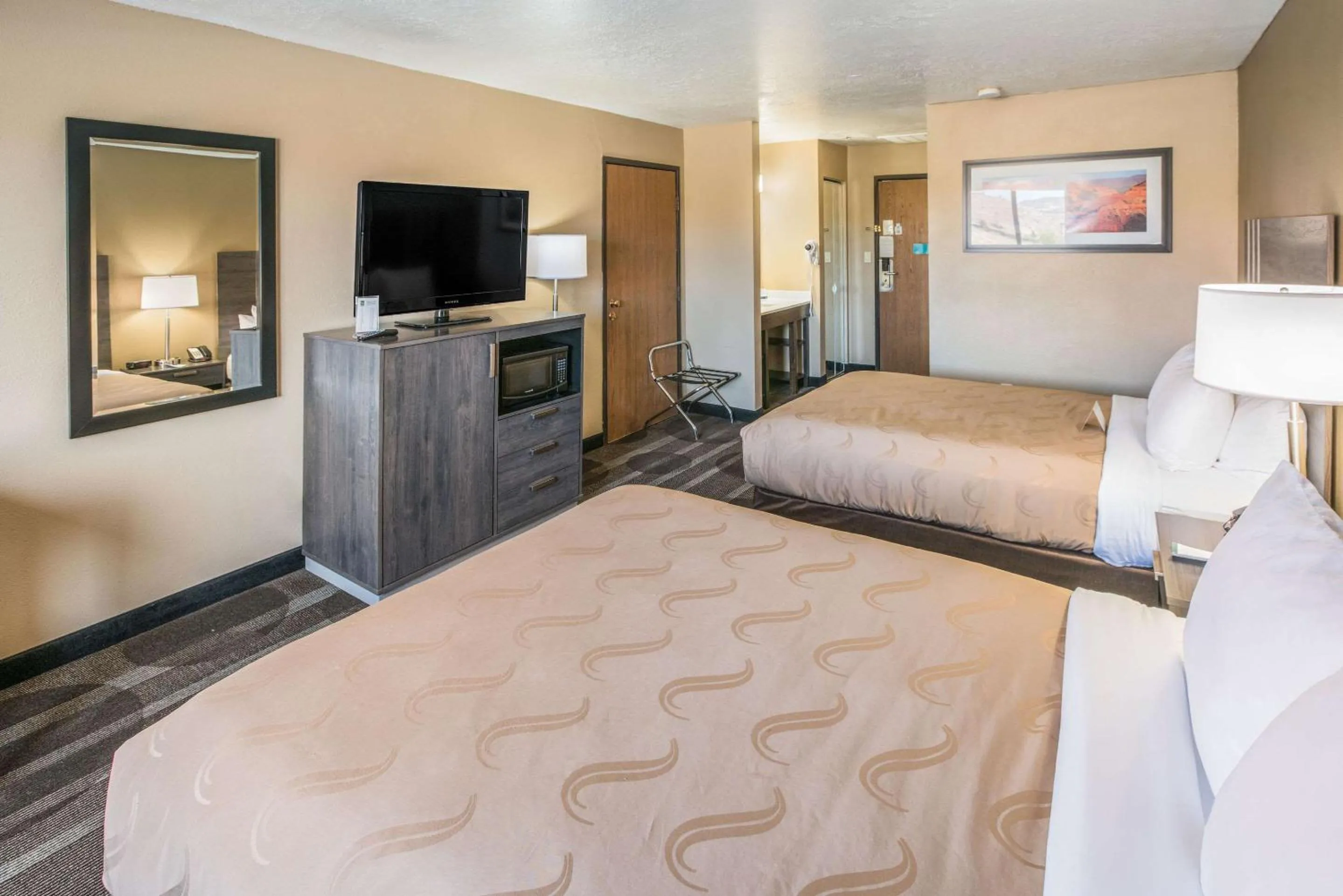 Photo of the whole room, Bed in Quality Inn Kanab National Park Area