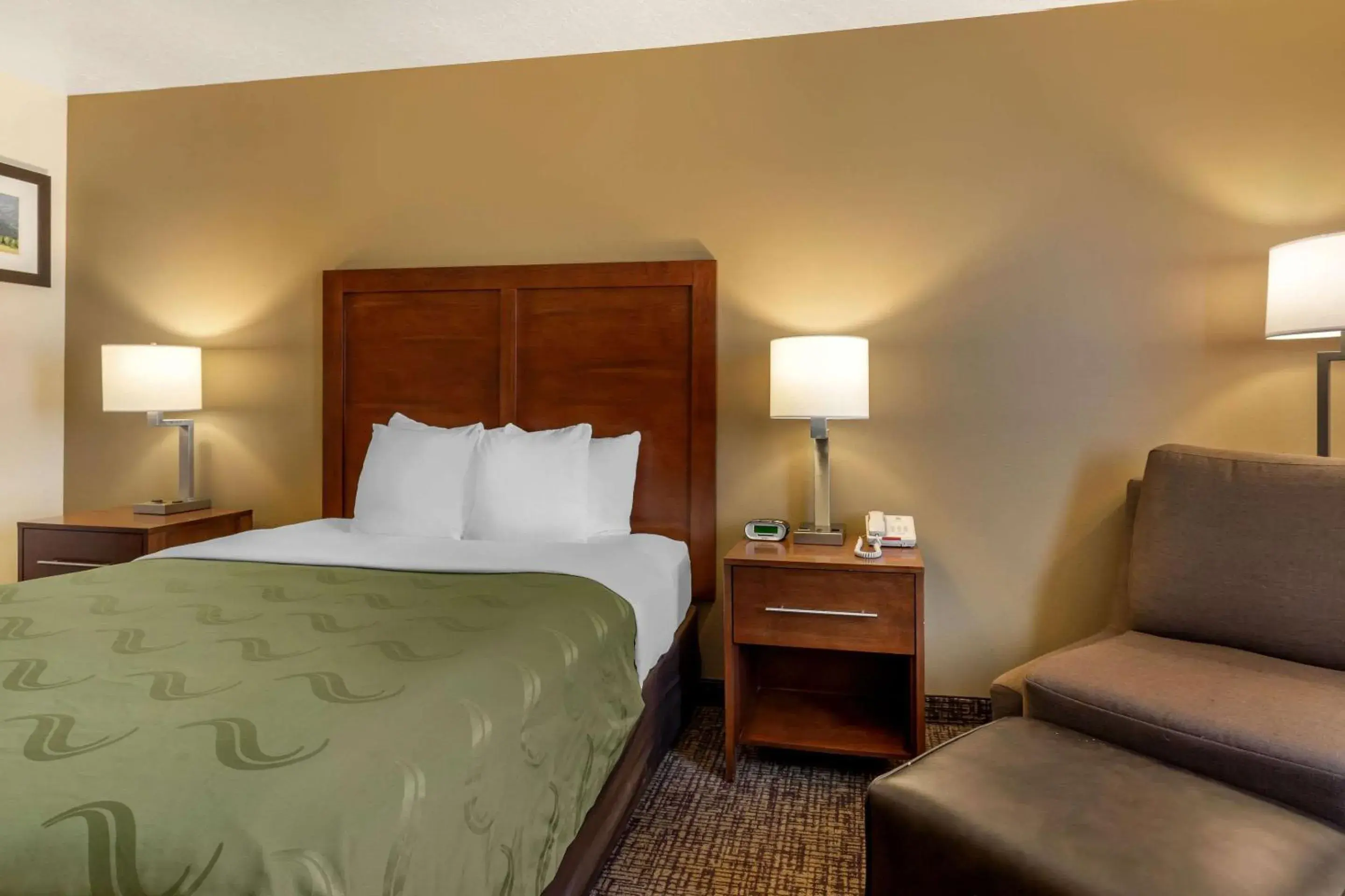 Queen Room - Accessible/Nonsmoking in Quality Inn Logan near University Queen Room - Accessible/Nonsmoking in Quality Inn Logan near University