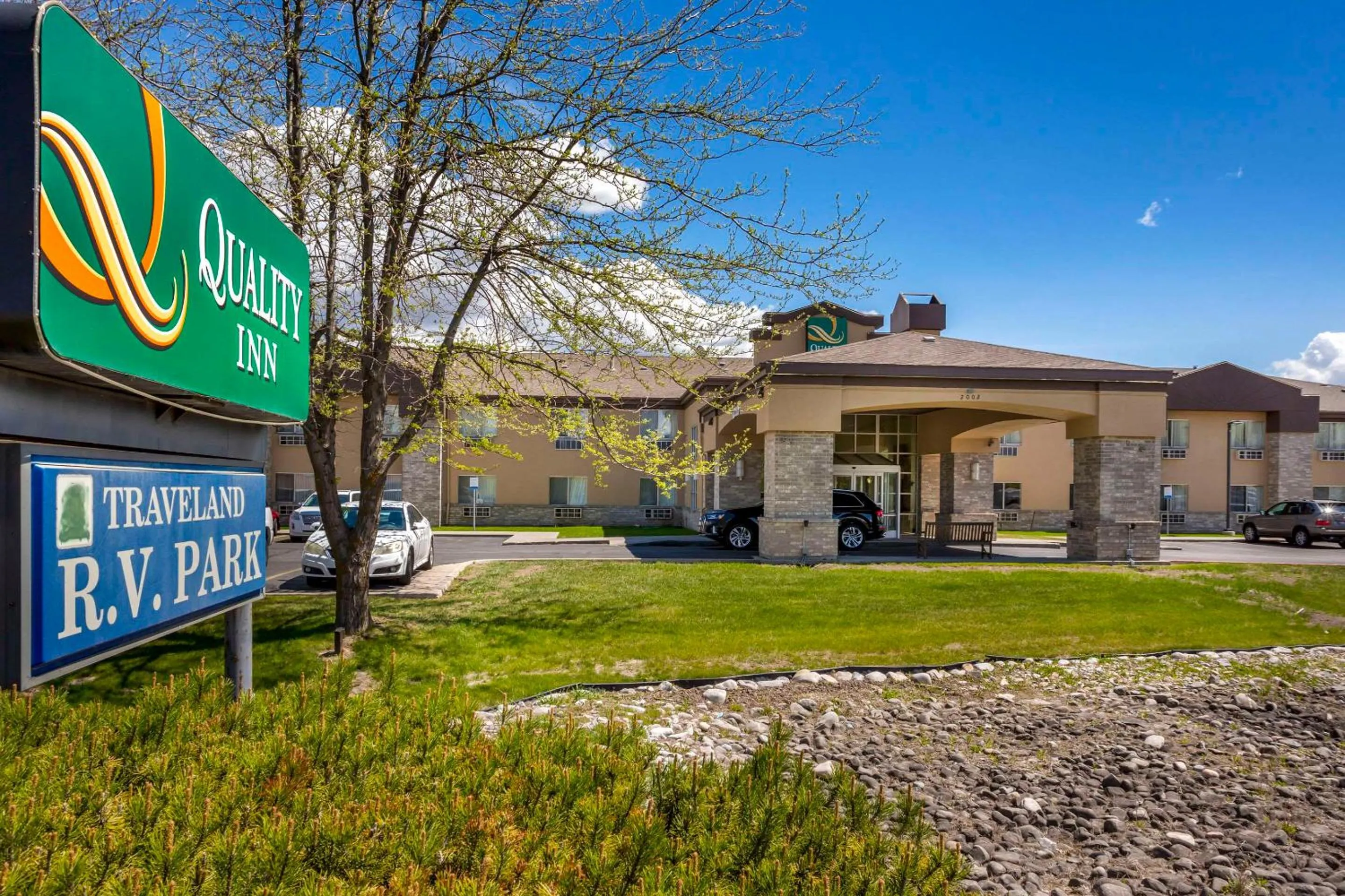 Property building in Quality Inn Logan near University