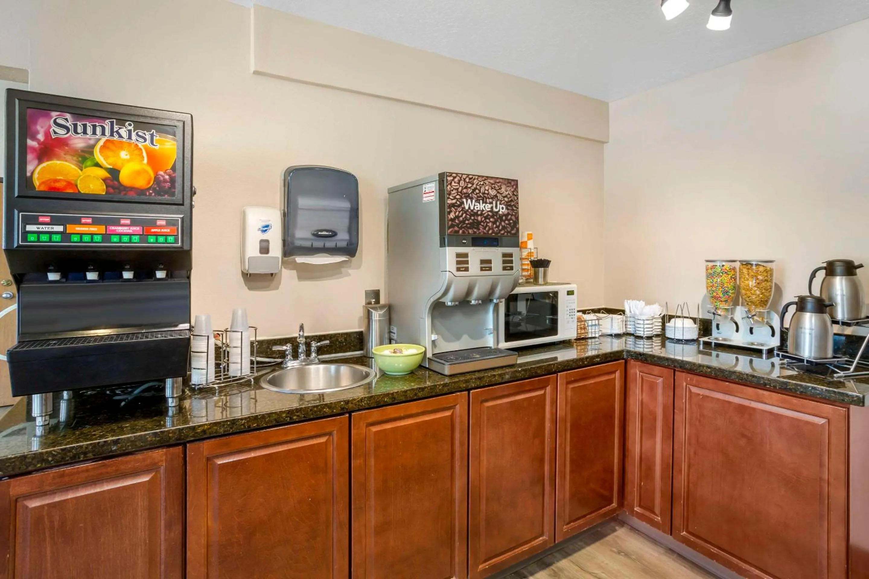 Breakfast in Quality Inn Logan near University