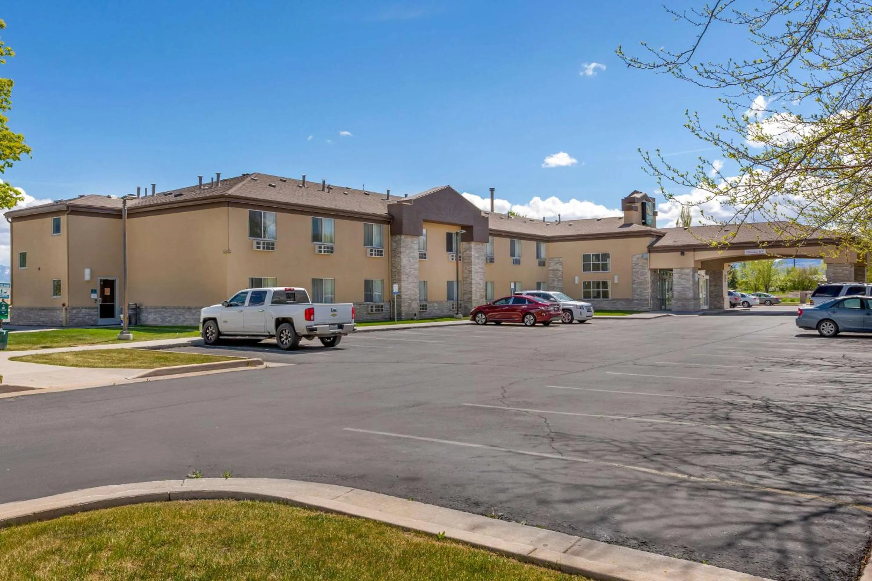 Property building in Quality Inn Logan near University