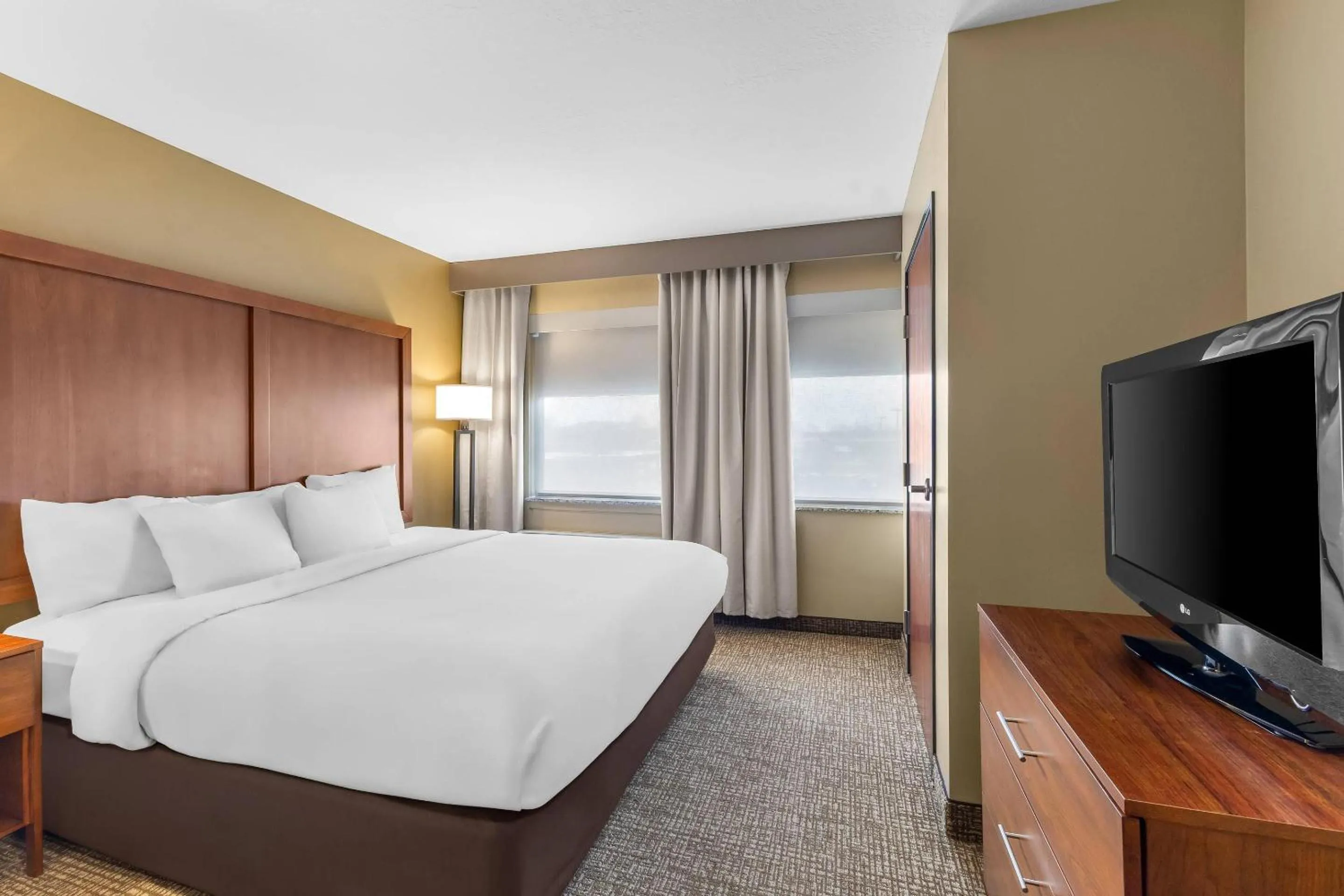 Bedroom, Bed in Comfort Inn Ogden near Event Center