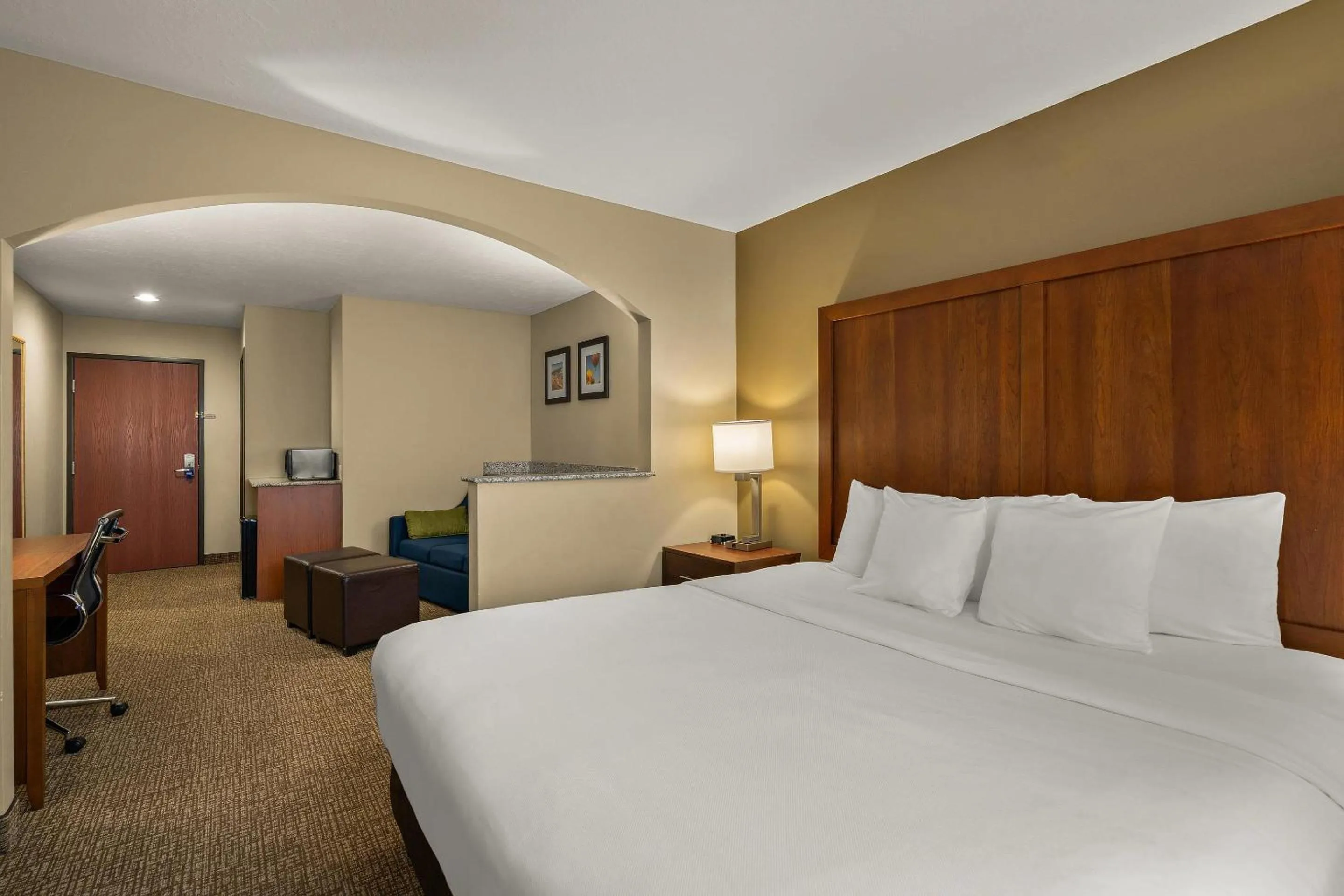 Bedroom, Bed in Comfort Inn Ogden near Event Center