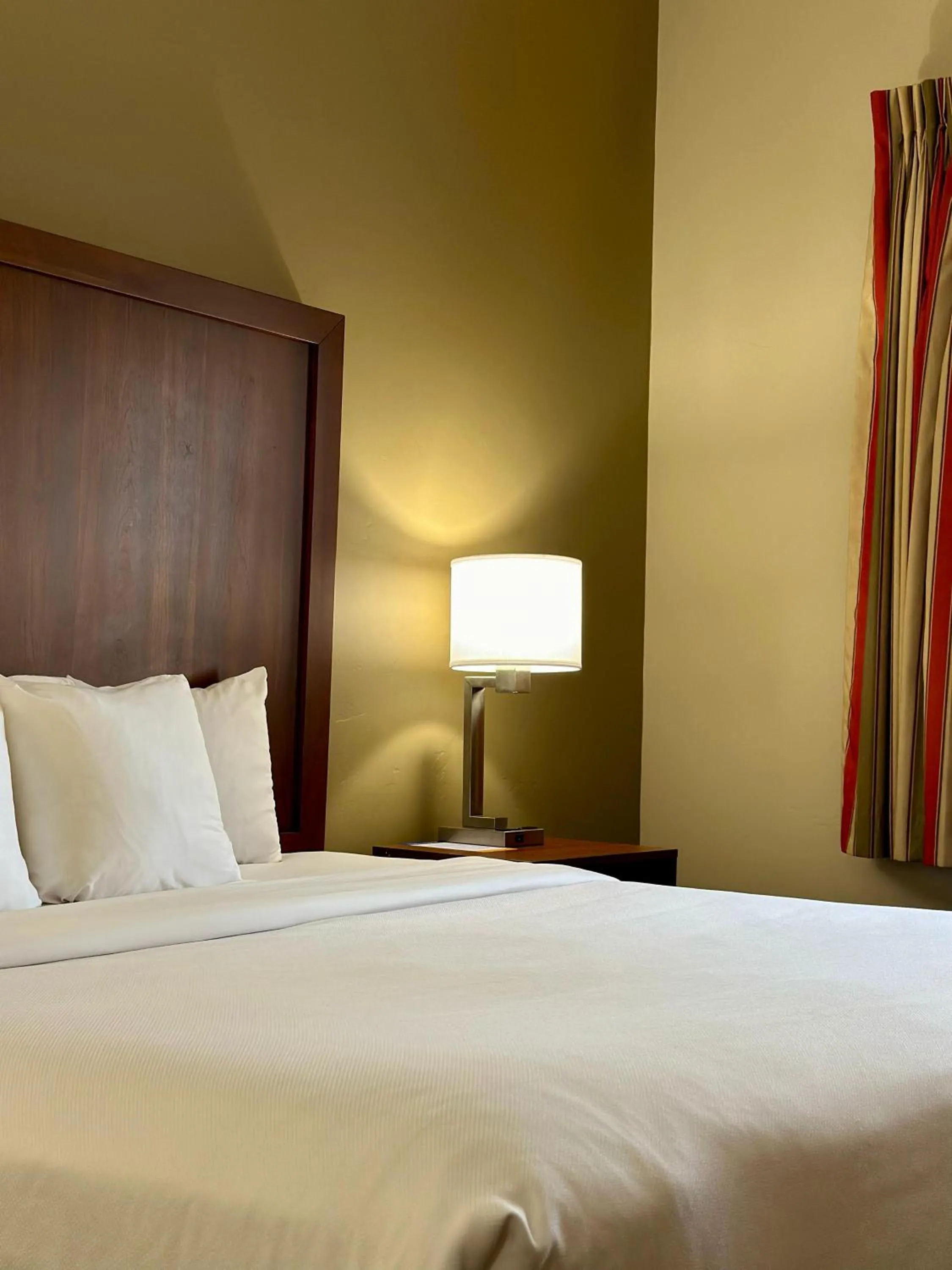 Bed in Comfort Inn Ogden near Event Center