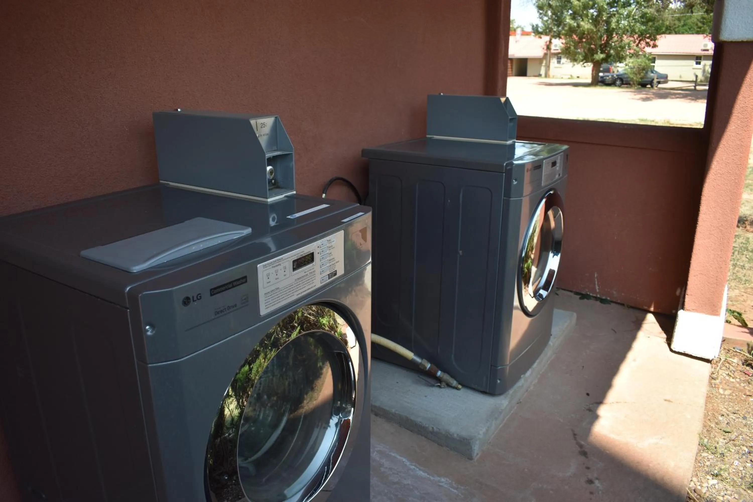 laundry in Rodeway Inn