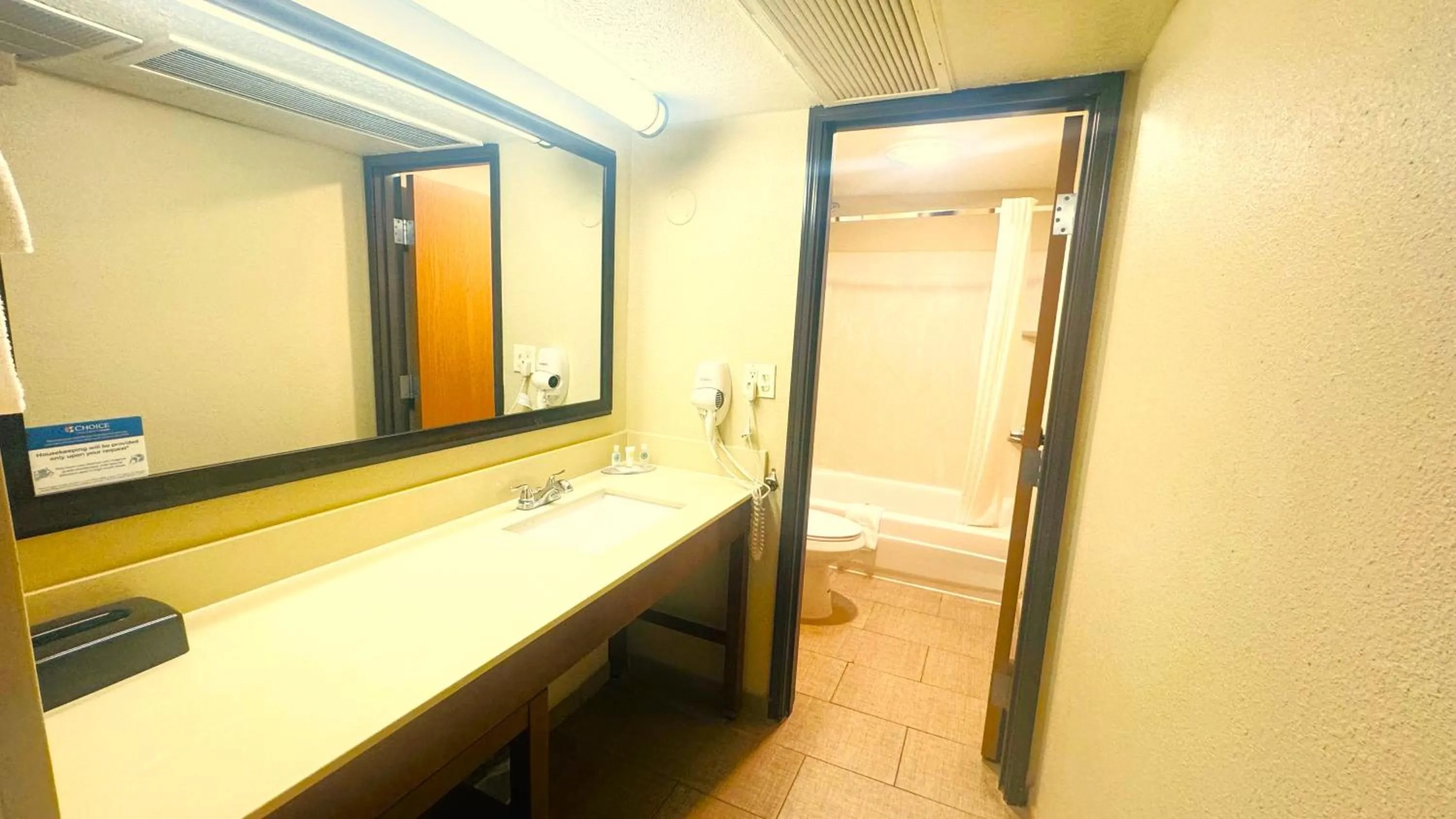 Bathroom in Comfort Inn Salt Lake City Downtown