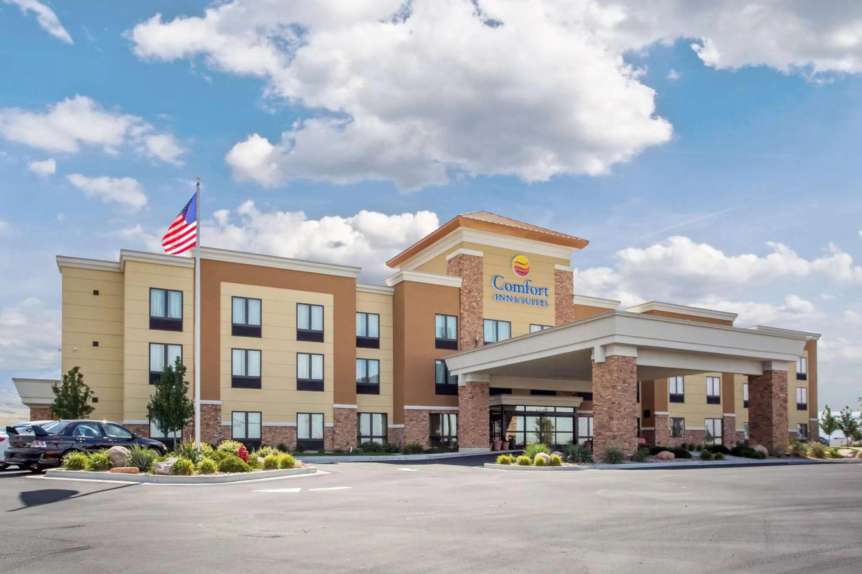 Property building in Comfort Inn & Suites Tooele-Salt Lake City
