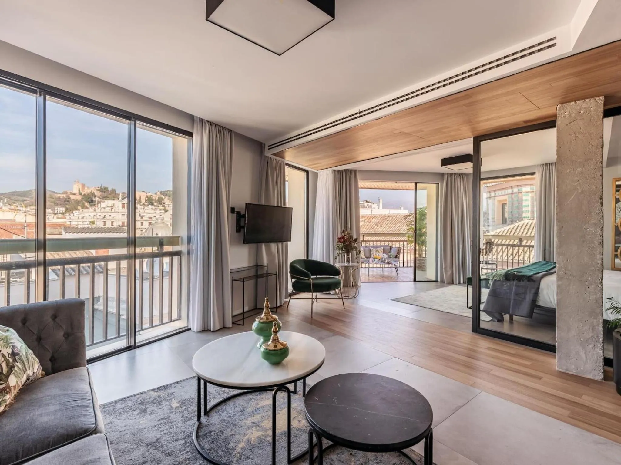 TV and multimedia in ChezmoiHomes Luxury Alhambra Penthouse Collection