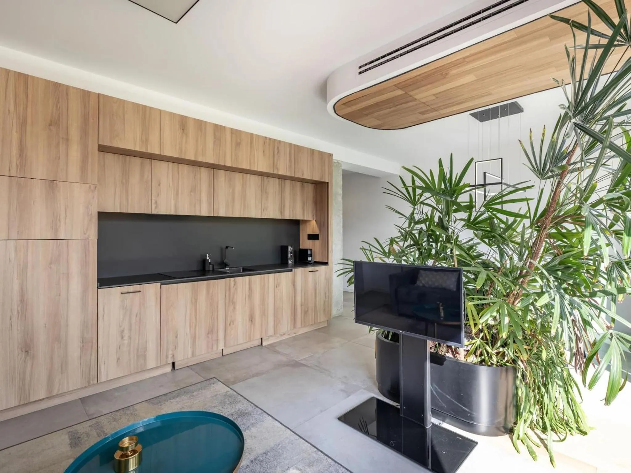 TV and multimedia in ChezmoiHomes Luxury Alhambra Penthouse Collection