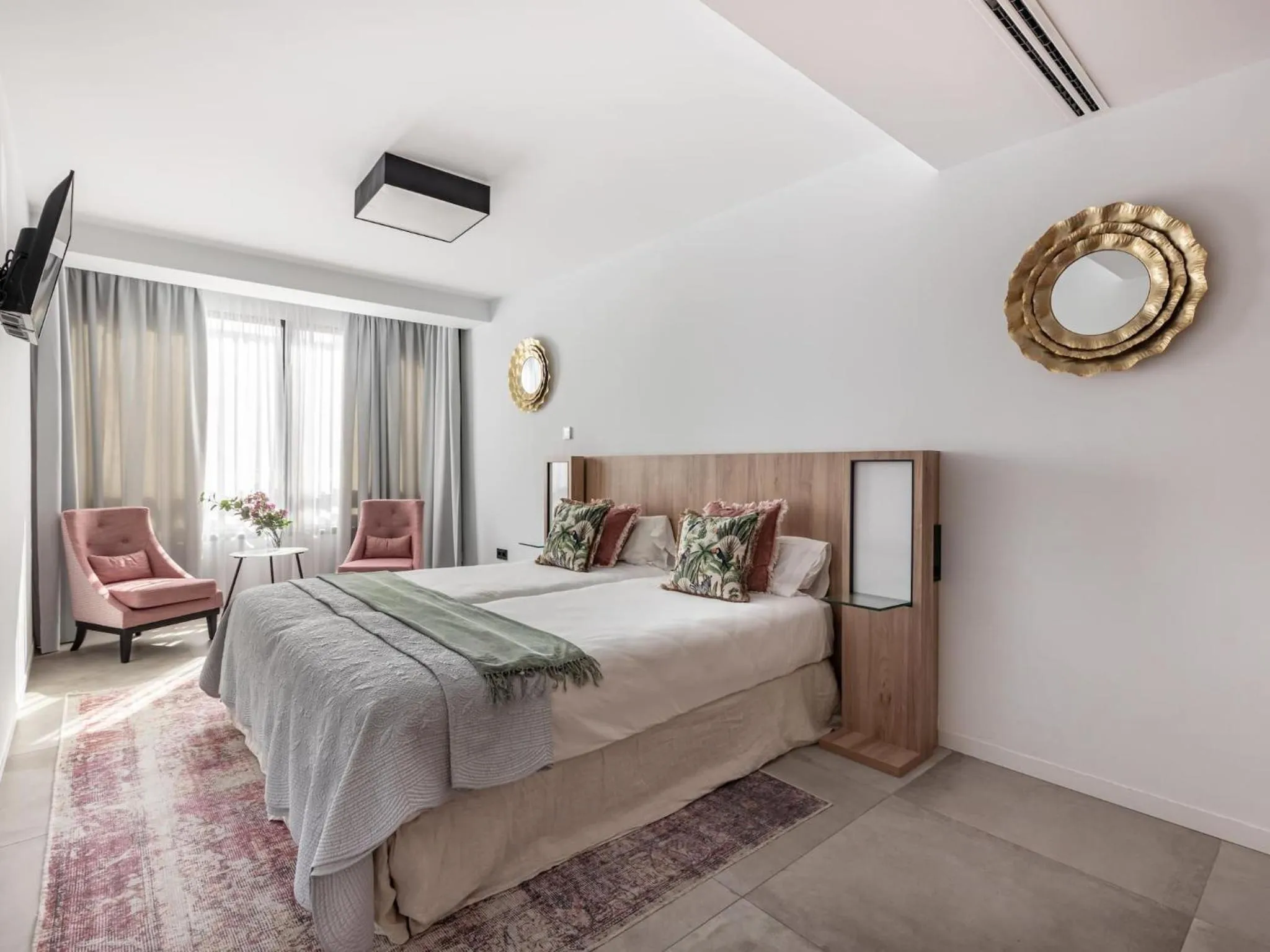 Bed in ChezmoiHomes Luxury Alhambra Penthouse Collection