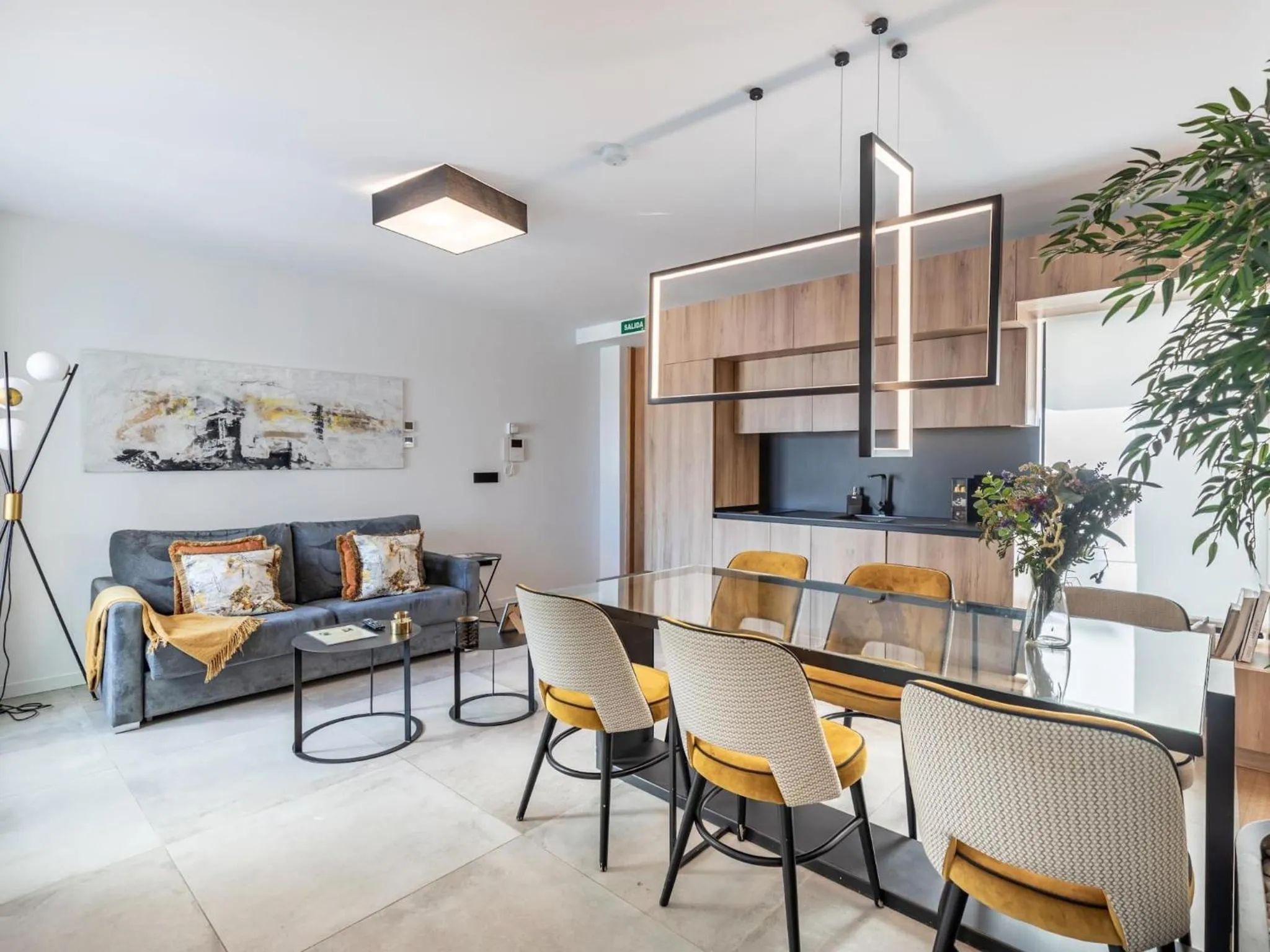 TV and multimedia in ChezmoiHomes Luxury Alhambra Penthouse Collection