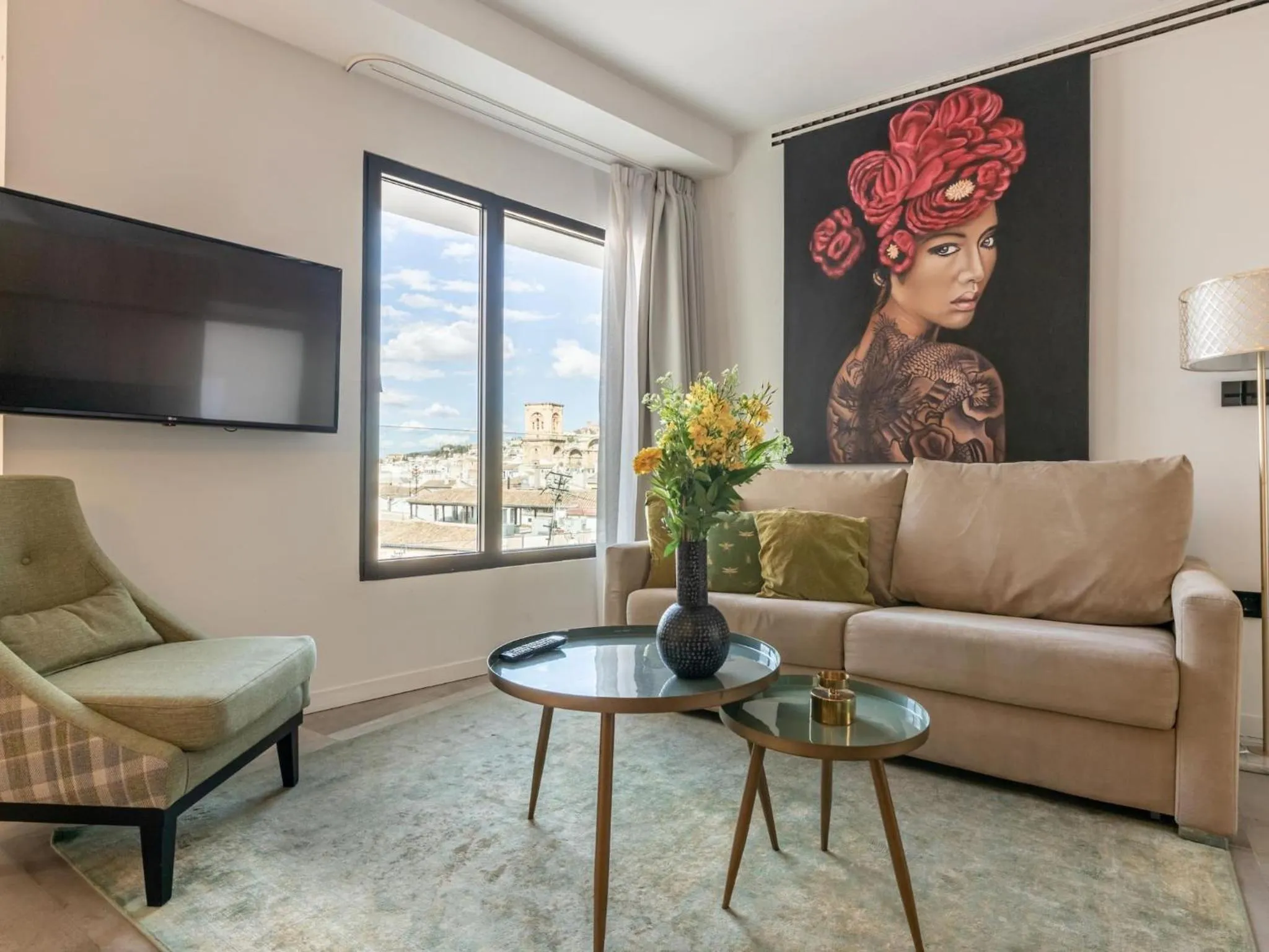 TV and multimedia in ChezmoiHomes Luxury Alhambra Penthouse Collection